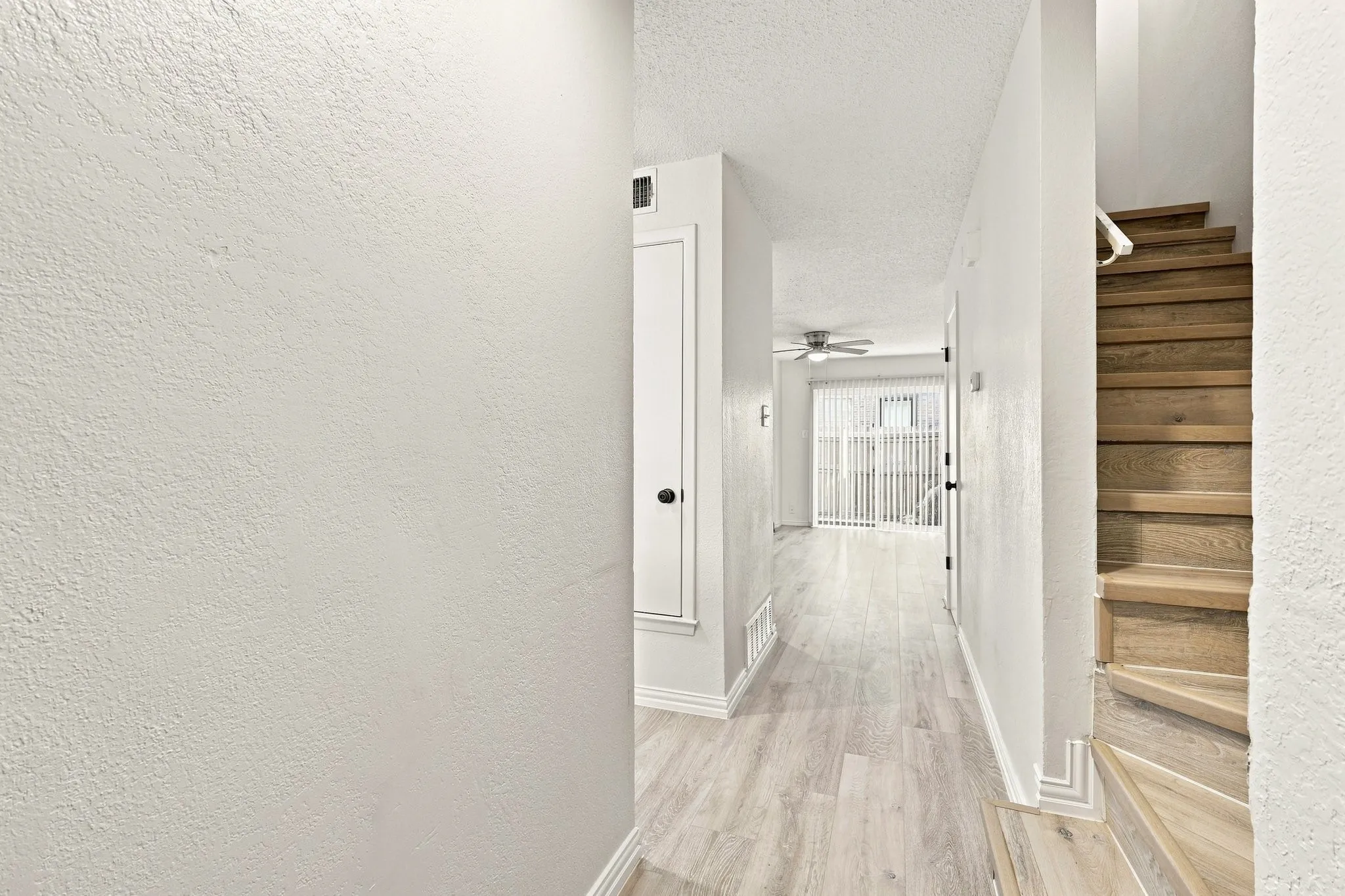 Quadruplex For Rent in Tarrant County , 8108 Foxfire Lane D, White Settlement, Texas 76108, 2 Bedroom, 2 Bathroom, Garage spaces, 1,082 Sqft, built in 1985, mls#21392183, Real Estate Agent in White Settlement, Homes For Rent in Tarrant county, Homes For Rent in White Settlement, Realtor in White Settlement Texas, Real Estate Brokerage Independent Realty Texas, Luminita Cordes Realtor
