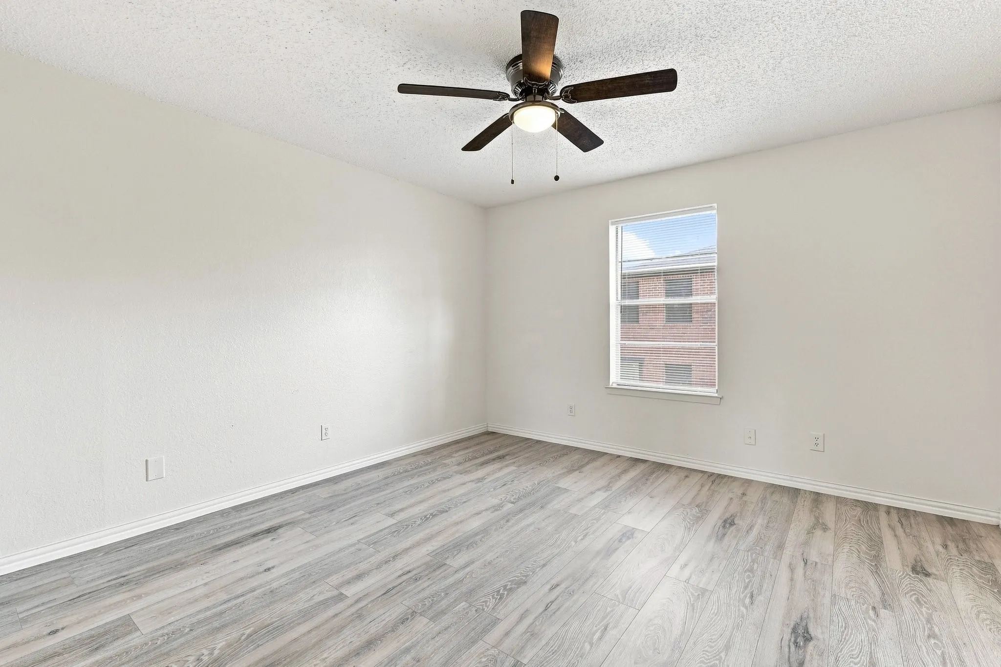 Quadruplex For Rent in Tarrant County , 8108 Foxfire Lane D, White Settlement, Texas 76108, 2 Bedroom, 2 Bathroom, Garage spaces, 1,082 Sqft, built in 1985, mls#21392183, Real Estate Agent in White Settlement, Homes For Rent in Tarrant county, Homes For Rent in White Settlement, Realtor in White Settlement Texas, Real Estate Brokerage Independent Realty Texas, Luminita Cordes Realtor
