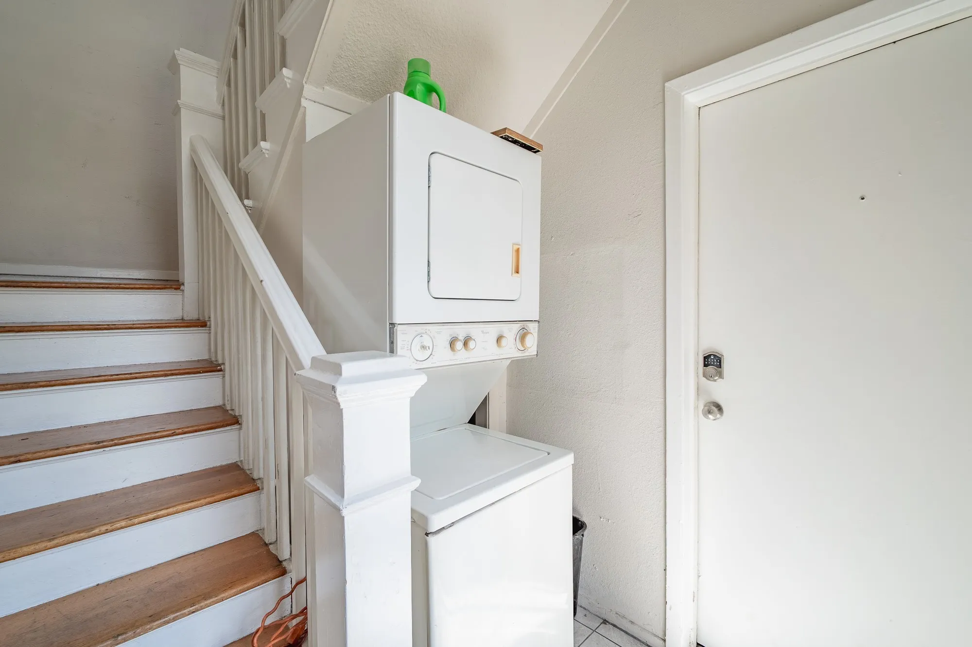 Apartment For Rent in Dallas County , 5305 Reiger Avenue 4, Dallas, Texas 75214, 1 Bedroom, 1 Bathroom, Garage spaces, 625 Sqft, built in 1927, mls#21392188, Real Estate Agent in Dallas, Homes For Rent in Dallas county, Homes For Rent in Dallas, Realtor in Dallas Texas, Real Estate Brokerage Independent Realty Texas, Luminita Cordes Realtor