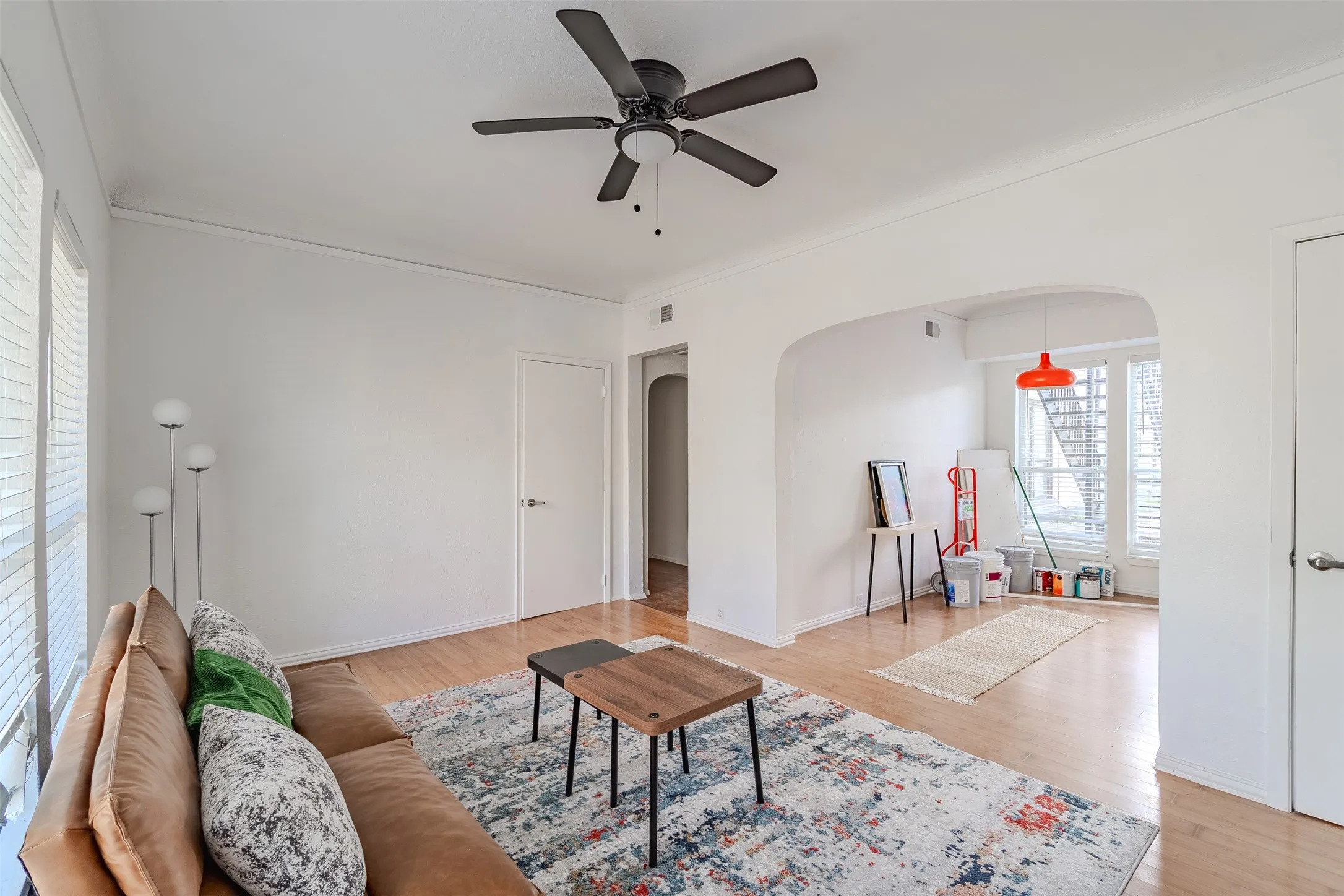 Apartment For Rent in Dallas County , 5305 Reiger Avenue 4, Dallas, Texas 75214, 1 Bedroom, 1 Bathroom, Garage spaces, 625 Sqft, built in 1927, mls#21392188, Real Estate Agent in Dallas, Homes For Rent in Dallas county, Homes For Rent in Dallas, Realtor in Dallas Texas, Real Estate Brokerage Independent Realty Texas, Luminita Cordes Realtor