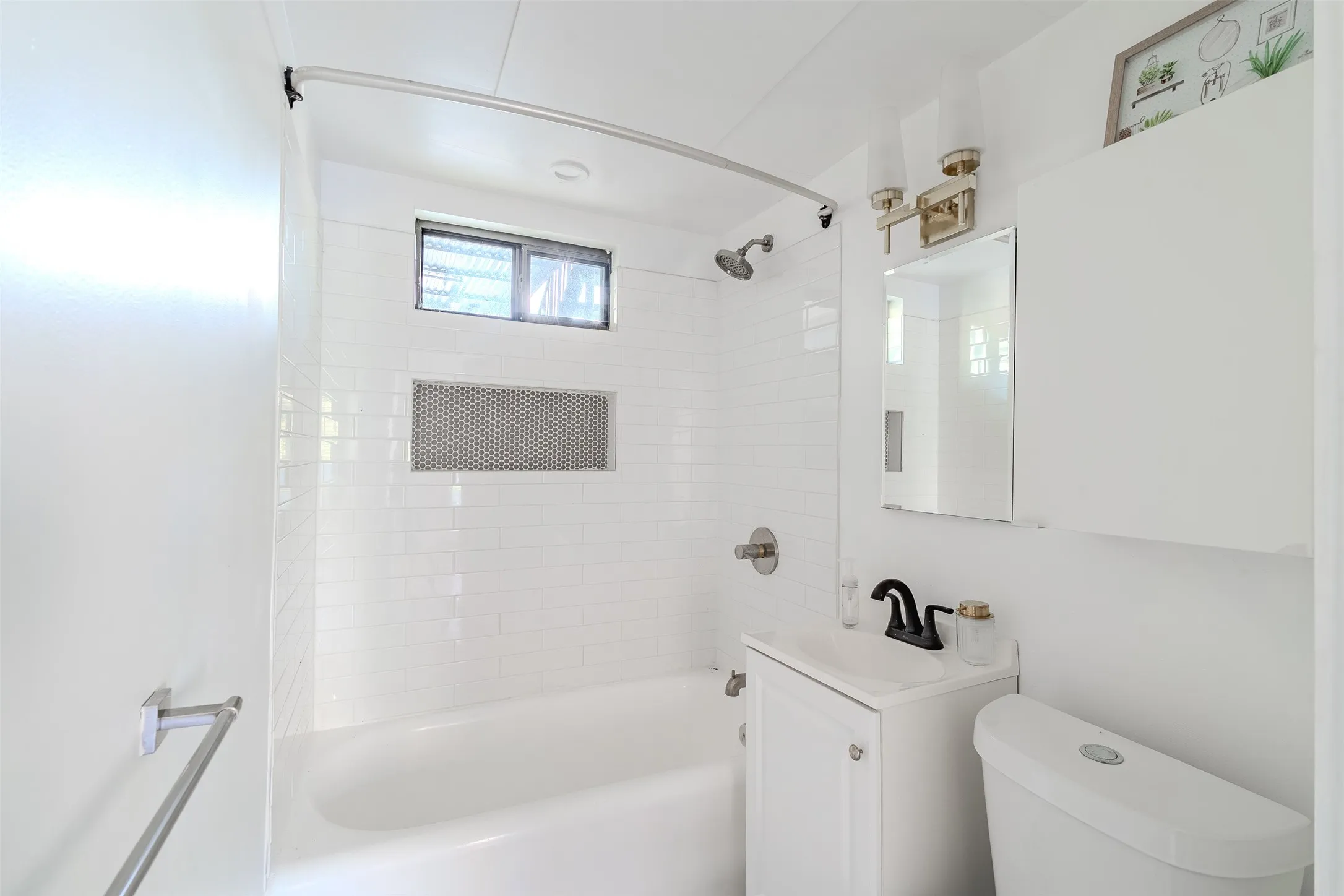Apartment For Rent in Dallas County , 5305 Reiger Avenue 4, Dallas, Texas 75214, 1 Bedroom, 1 Bathroom, Garage spaces, 625 Sqft, built in 1927, mls#21392188, Real Estate Agent in Dallas, Homes For Rent in Dallas county, Homes For Rent in Dallas, Realtor in Dallas Texas, Real Estate Brokerage Independent Realty Texas, Luminita Cordes Realtor