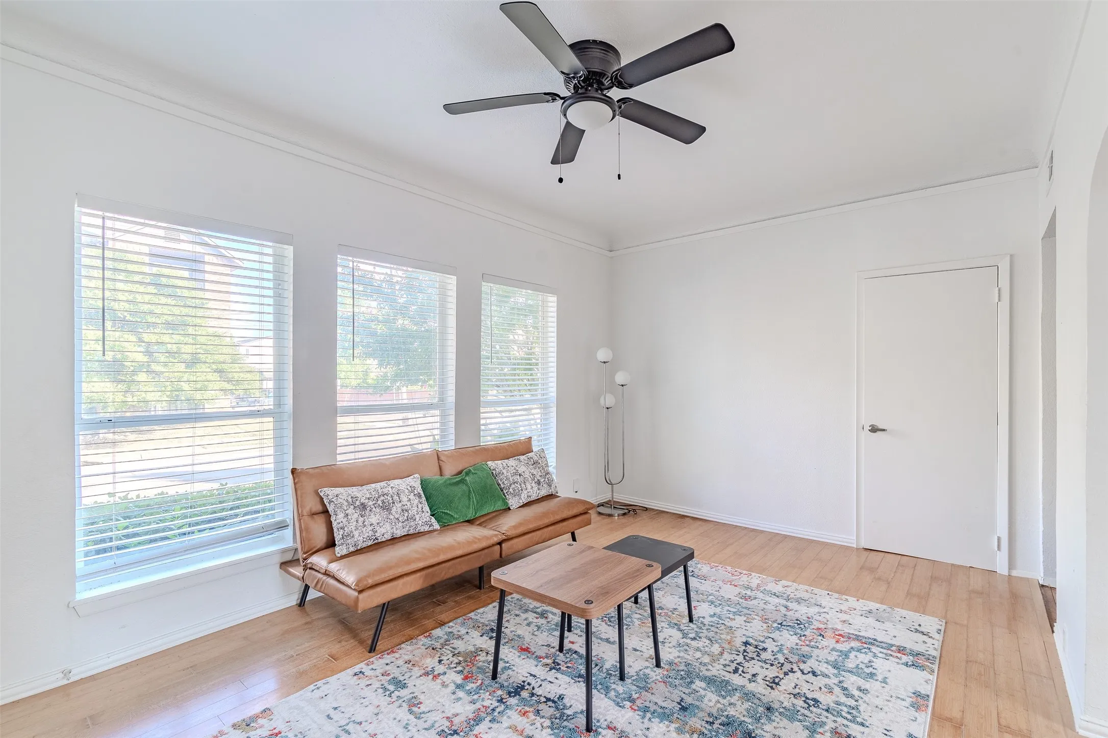 Apartment For Rent in Dallas County , 5305 Reiger Avenue 4, Dallas, Texas 75214, 1 Bedroom, 1 Bathroom, Garage spaces, 625 Sqft, built in 1927, mls#21392188, Real Estate Agent in Dallas, Homes For Rent in Dallas county, Homes For Rent in Dallas, Realtor in Dallas Texas, Real Estate Brokerage Independent Realty Texas, Luminita Cordes Realtor