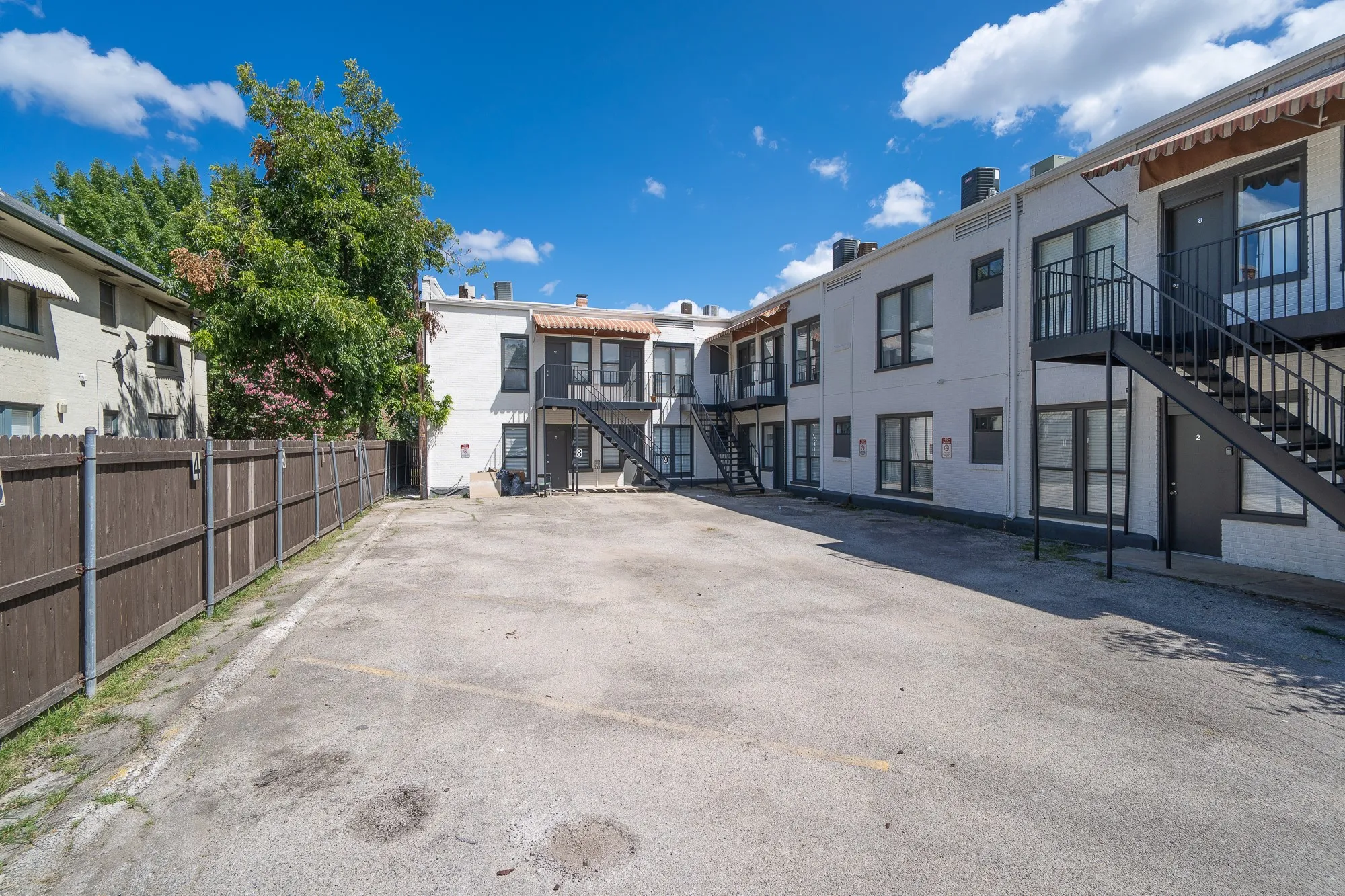 Apartment For Rent in Dallas County , 5305 Reiger Avenue 4, Dallas, Texas 75214, 1 Bedroom, 1 Bathroom, Garage spaces, 625 Sqft, built in 1927, mls#21392188, Real Estate Agent in Dallas, Homes For Rent in Dallas county, Homes For Rent in Dallas, Realtor in Dallas Texas, Real Estate Brokerage Independent Realty Texas, Luminita Cordes Realtor