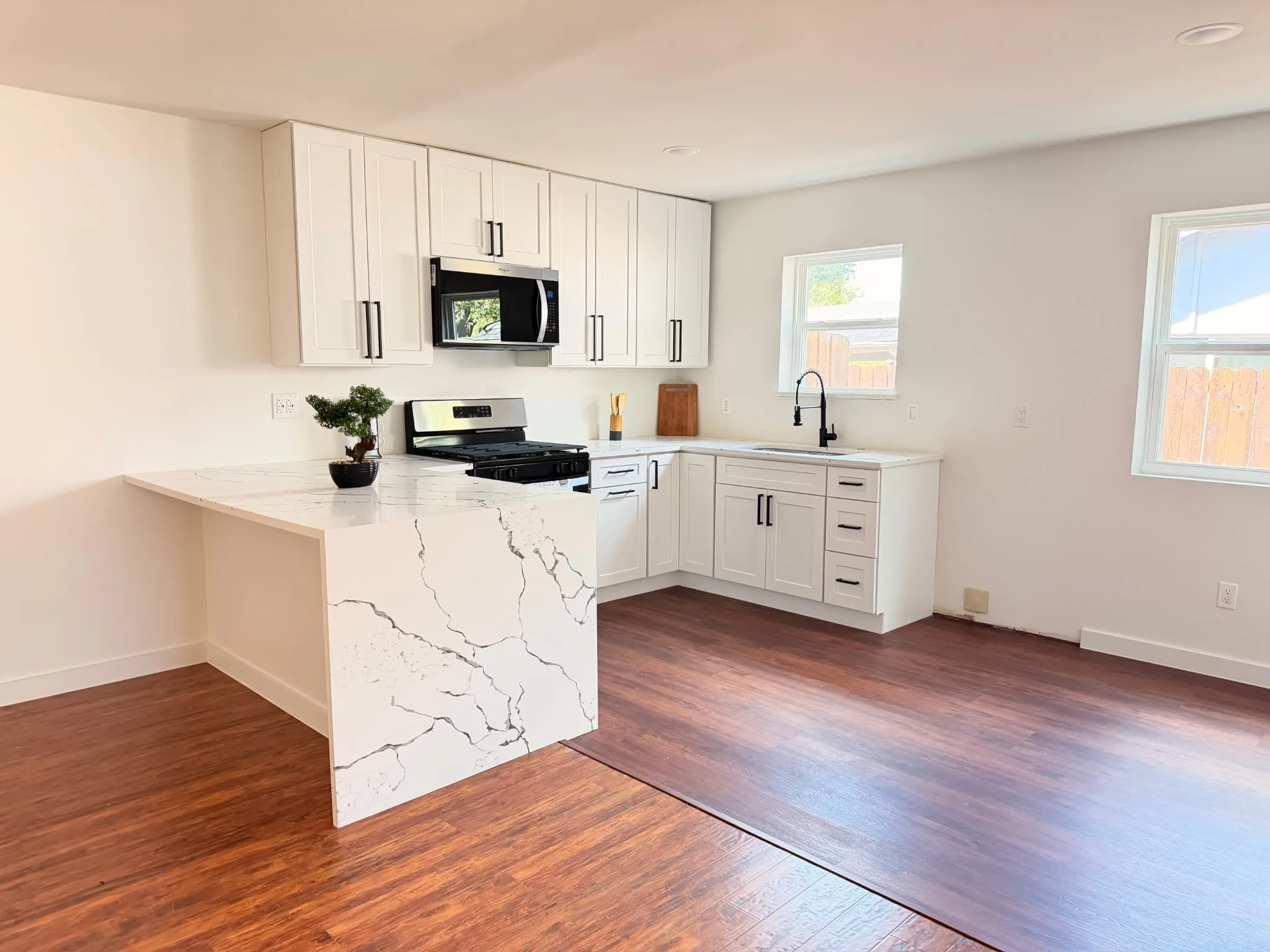 Single Family Residence For Sale in Dallas County , 719 Kelso Drive, Dallas, Texas 75211, 3 Bedroom, 2 Bathroom, Garage spaces, 1,864 Sqft, built in 1967, mls#21392189, Real Estate Agent in Dallas, Homes For Sale in Dallas county, Homes For Sale in Dallas, Realtor in Dallas Texas, Real Estate Brokerage Independent Realty Texas, Luminita Cordes Realtor