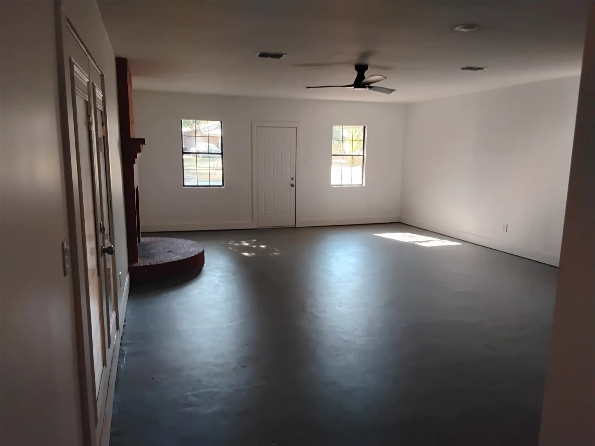 Single Family Residence For Sale in Dallas County , 719 Kelso Drive, Dallas, Texas 75211, 3 Bedroom, 2 Bathroom, Garage spaces, 1,864 Sqft, built in 1967, mls#21392189, Real Estate Agent in Dallas, Homes For Sale in Dallas county, Homes For Sale in Dallas, Realtor in Dallas Texas, Real Estate Brokerage Independent Realty Texas, Luminita Cordes Realtor