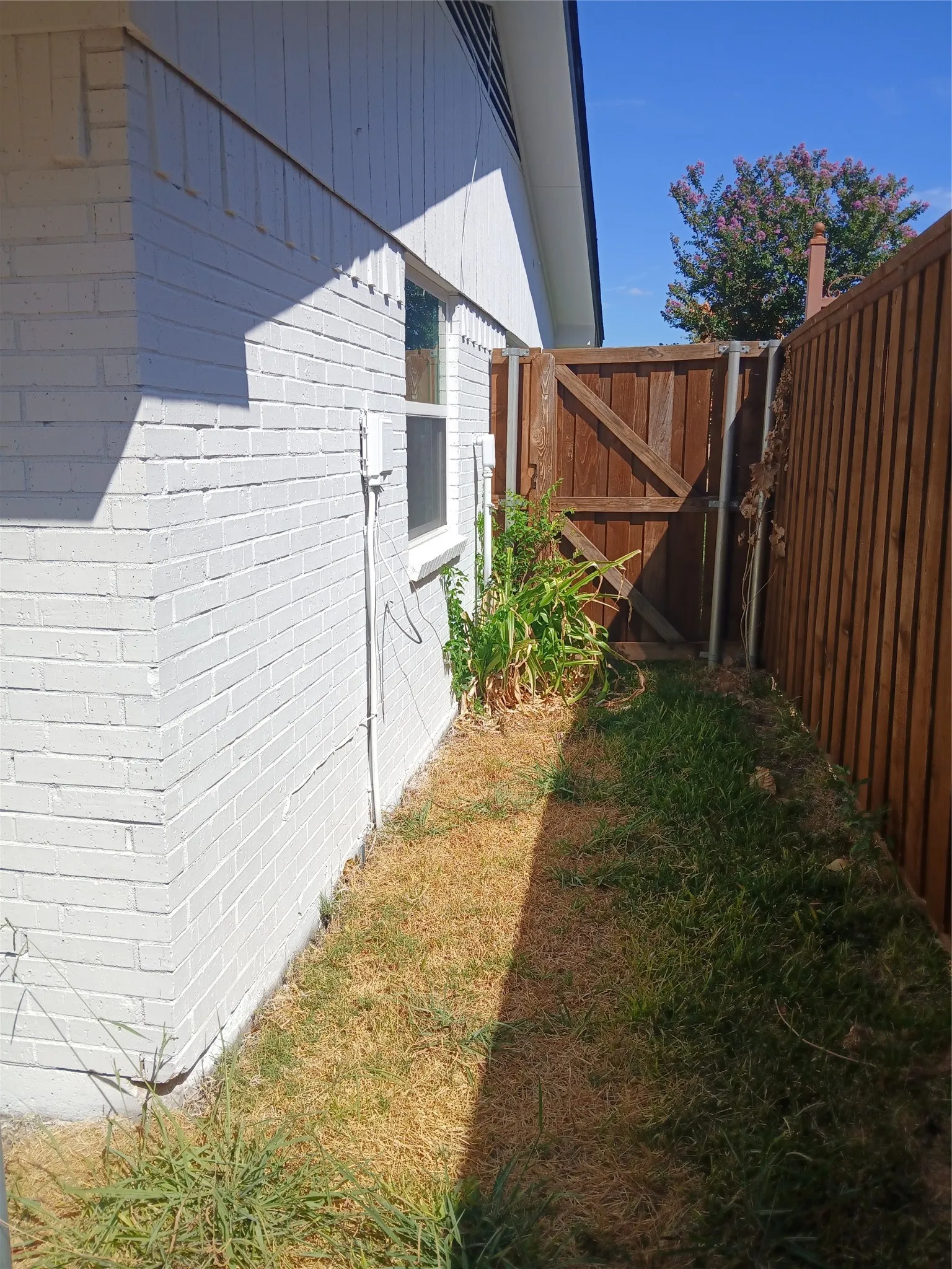 Single Family Residence For Sale in Dallas County , 719 Kelso Drive, Dallas, Texas 75211, 3 Bedroom, 2 Bathroom, Garage spaces, 1,864 Sqft, built in 1967, mls#21392189, Real Estate Agent in Dallas, Homes For Sale in Dallas county, Homes For Sale in Dallas, Realtor in Dallas Texas, Real Estate Brokerage Independent Realty Texas, Luminita Cordes Realtor
