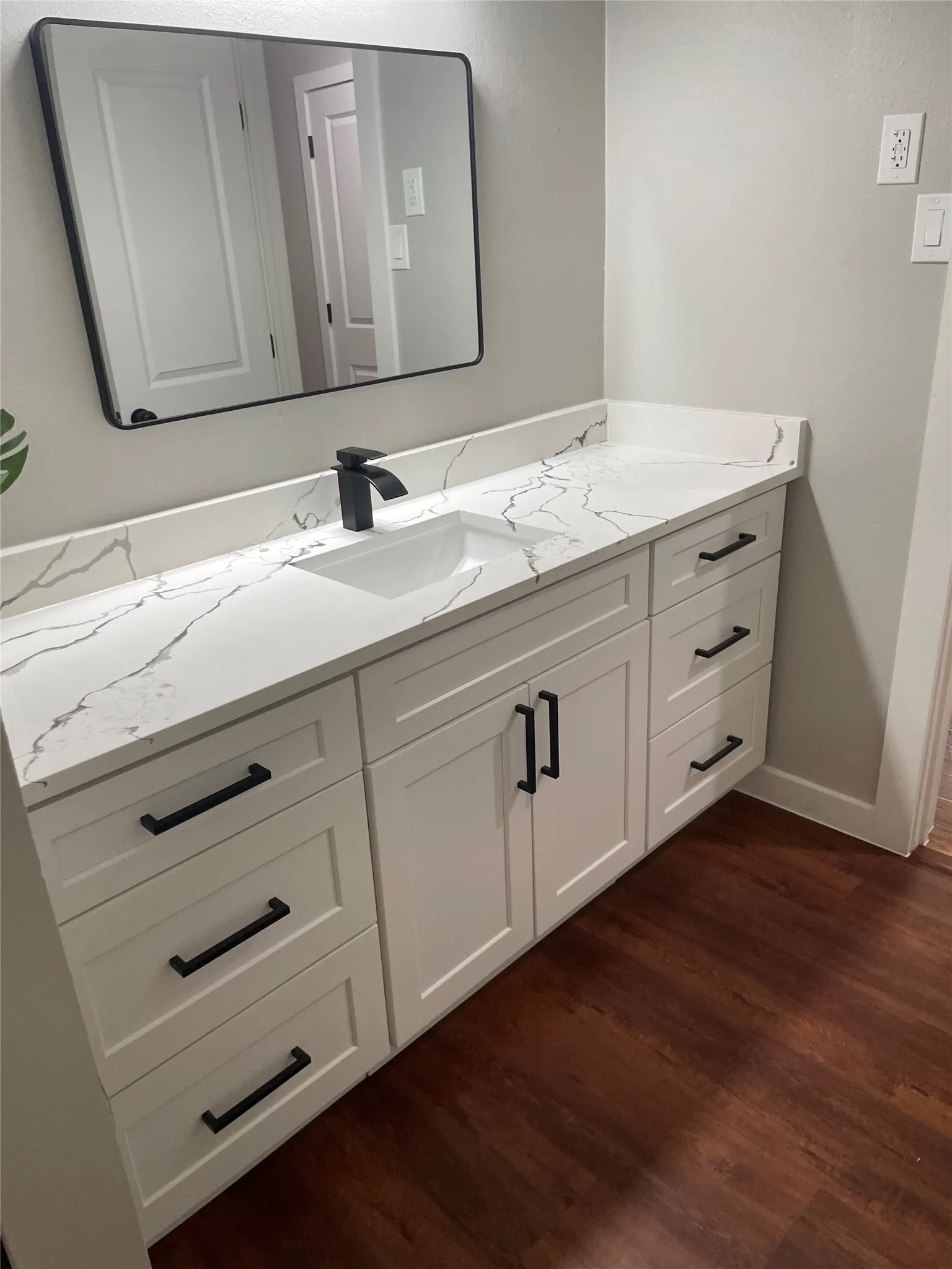Single Family Residence For Sale in Dallas County , 719 Kelso Drive, Dallas, Texas 75211, 3 Bedroom, 2 Bathroom, Garage spaces, 1,864 Sqft, built in 1967, mls#21392189, Real Estate Agent in Dallas, Homes For Sale in Dallas county, Homes For Sale in Dallas, Realtor in Dallas Texas, Real Estate Brokerage Independent Realty Texas, Luminita Cordes Realtor