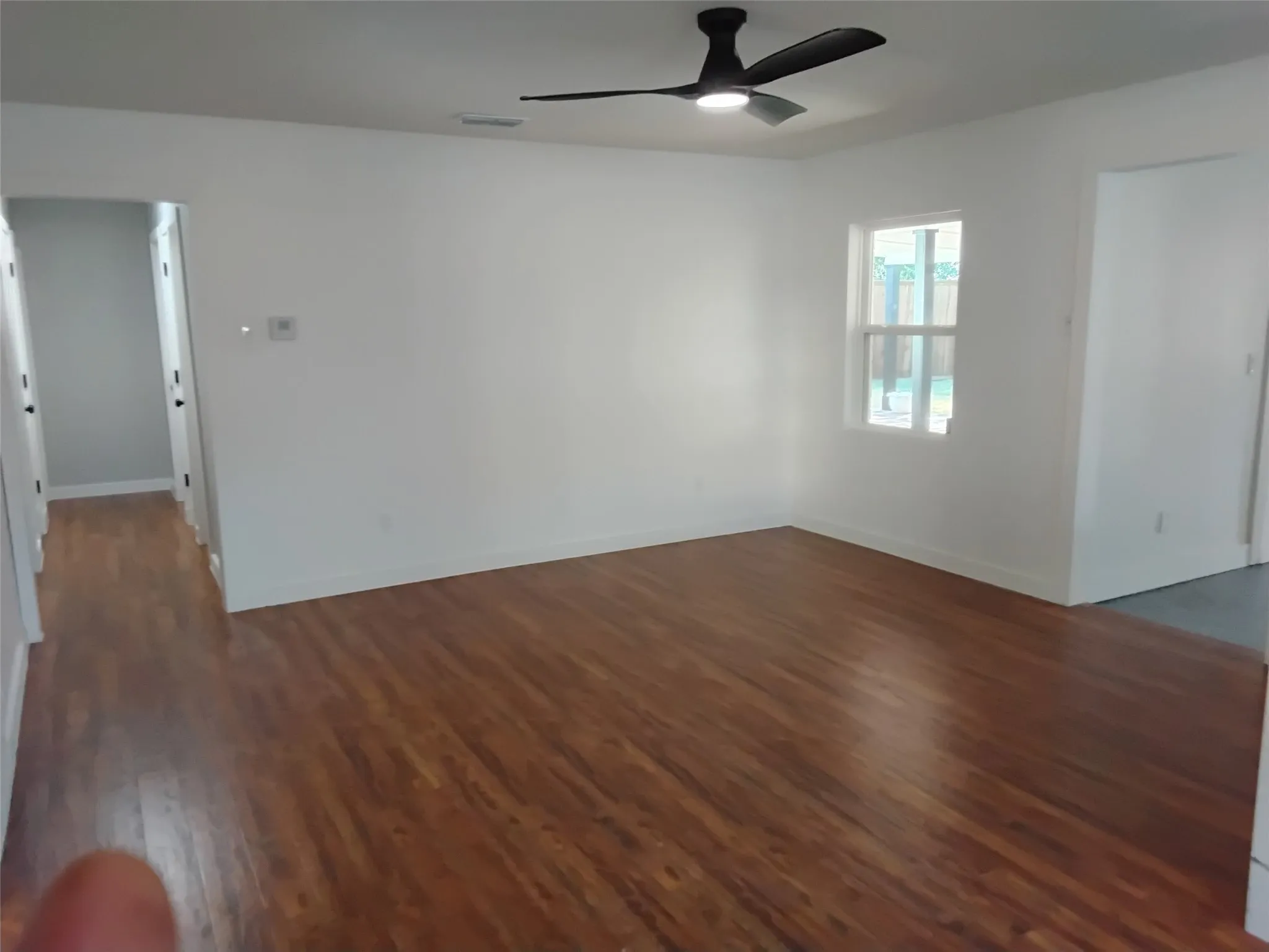Single Family Residence For Sale in Dallas County , 719 Kelso Drive, Dallas, Texas 75211, 3 Bedroom, 2 Bathroom, Garage spaces, 1,864 Sqft, built in 1967, mls#21392189, Real Estate Agent in Dallas, Homes For Sale in Dallas county, Homes For Sale in Dallas, Realtor in Dallas Texas, Real Estate Brokerage Independent Realty Texas, Luminita Cordes Realtor