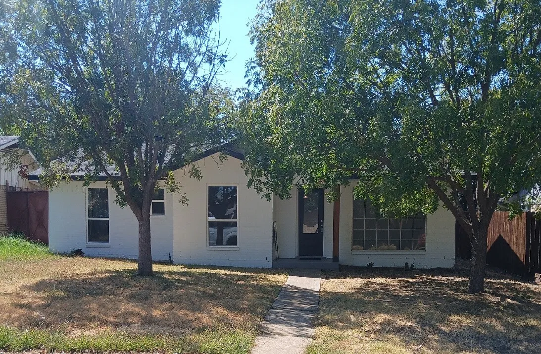 Single Family Residence For Sale in Dallas County , 719 Kelso Drive, Dallas, Texas 75211, 3 Bedroom, 2 Bathroom, Garage spaces, 1,864 Sqft, built in 1967, mls#21392189, Real Estate Agent in Dallas, Homes For Sale in Dallas county, Homes For Sale in Dallas, Realtor in Dallas Texas, Real Estate Brokerage Independent Realty Texas, Luminita Cordes Realtor