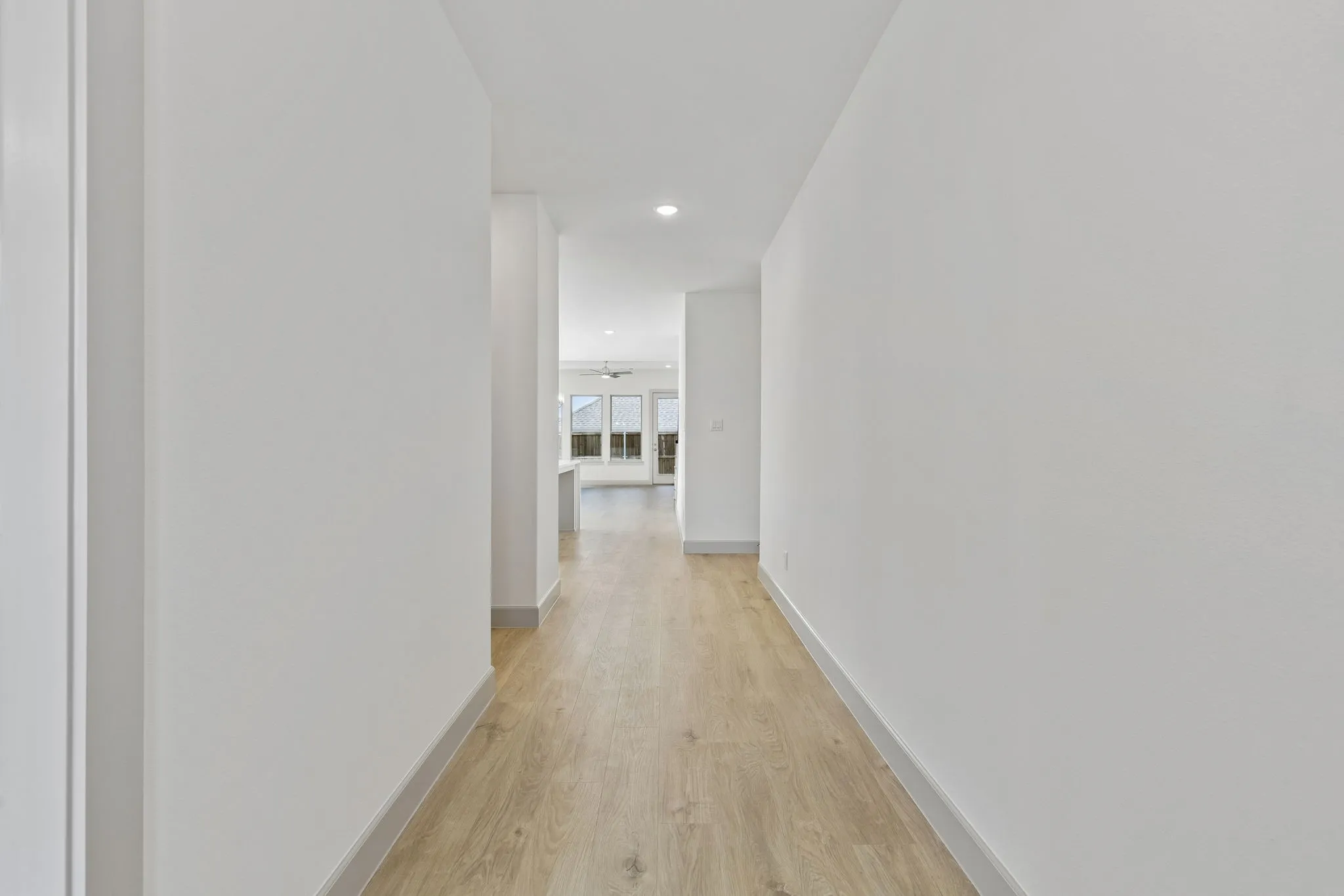 With sight lines from the front through to the rear of the home and ample space to display art work, the entry in our Juliet plan offers the perfect place to welcome friends and family into your new dream home!