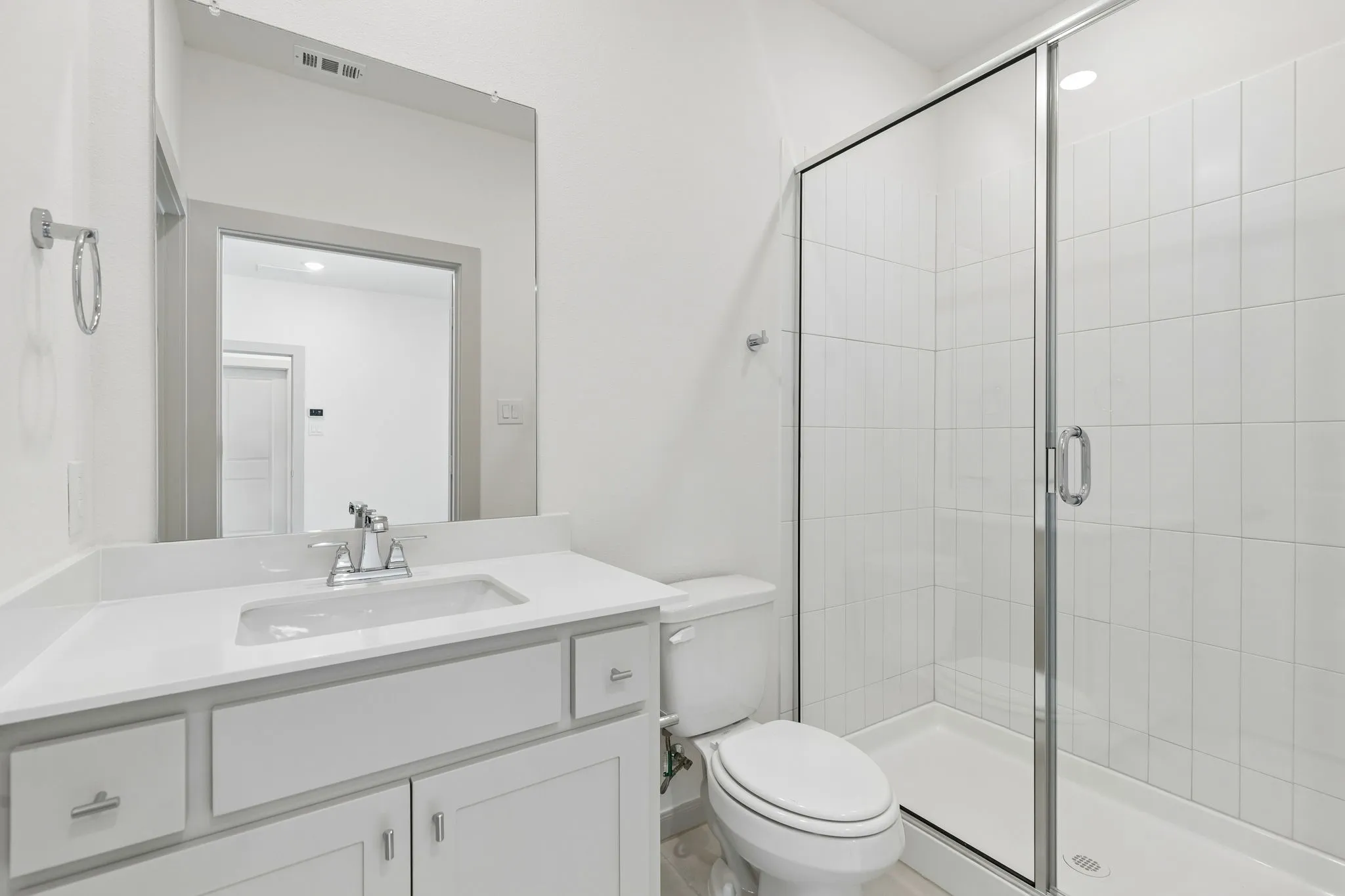 Friends and family will feel right at home in any of the beautifully finished guest baths our Juliet plan offers.