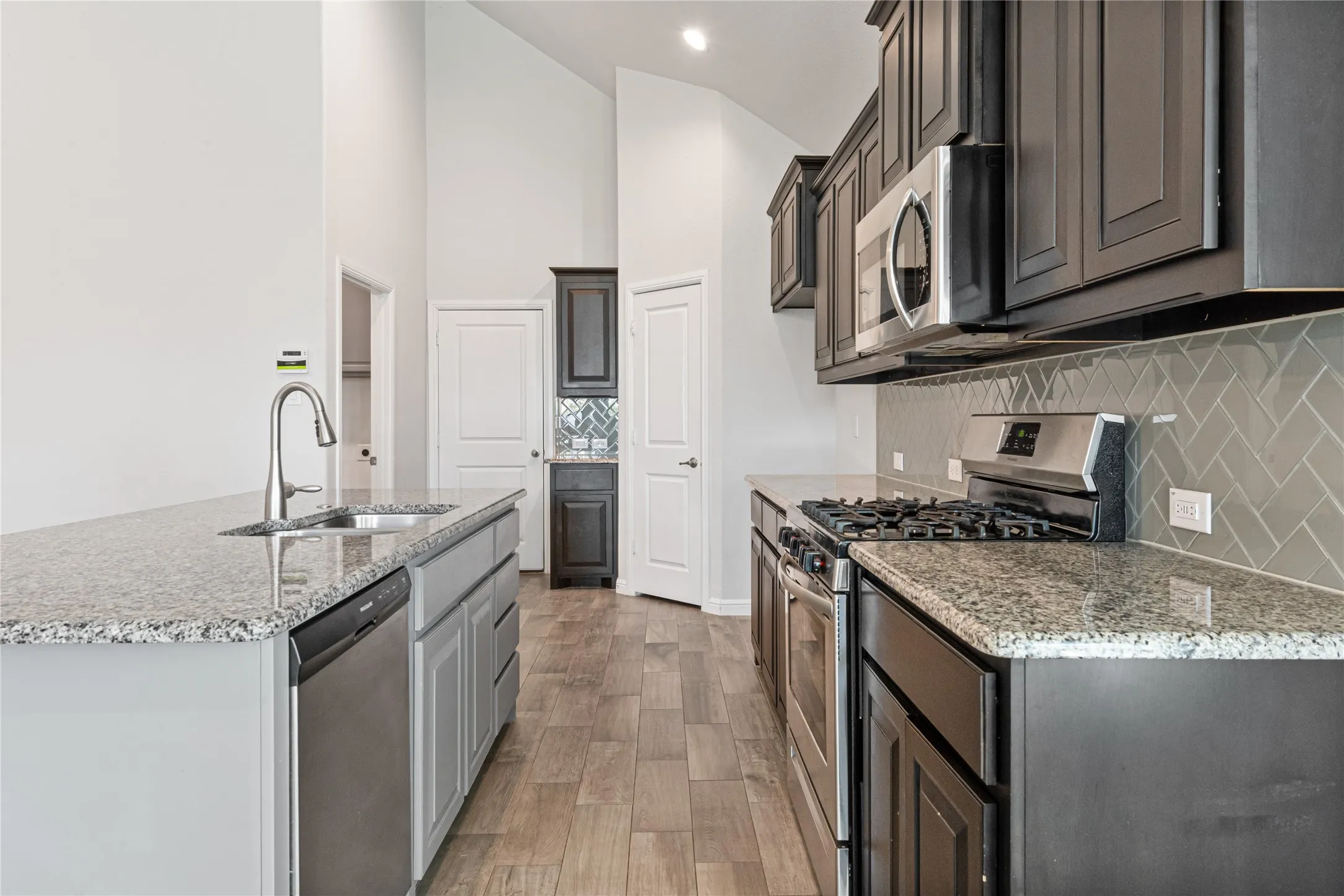 Single Family Residence For Rent in Denton County , 821 Falcon Road, Argyle, Texas 76226, 4 Bedroom, 2 Bathroom, 2 Garage spaces, 1,813 Sqft, built in 2018, mls#21392146, Real Estate Agent in Argyle, Homes For Rent in Denton county, Homes For Rent in Argyle, Realtor in Argyle Texas, Real Estate Brokerage Independent Realty Texas, Luminita Cordes Realtor