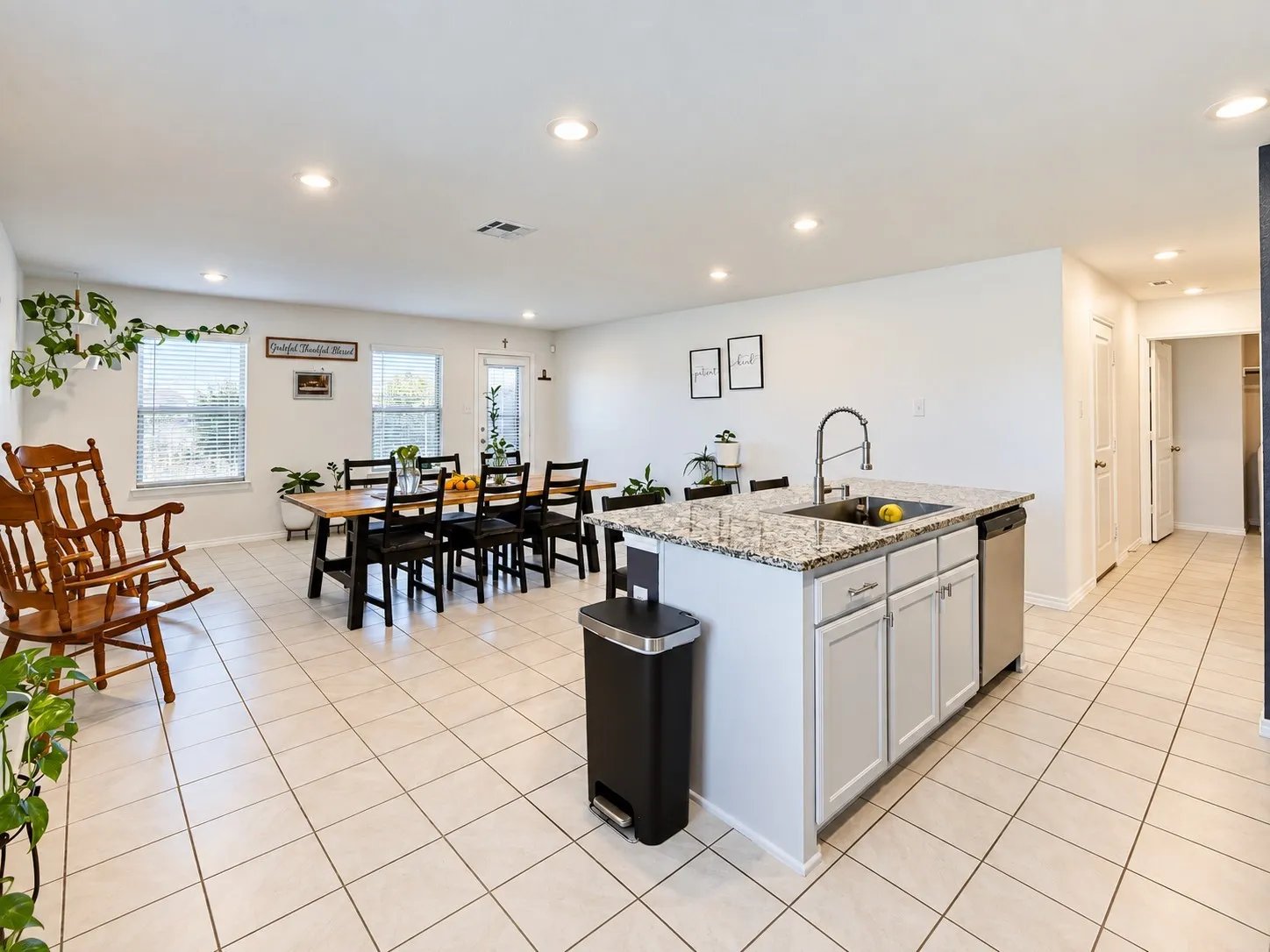 Single Family Residence For Sale in Ellis County , 513 Clearlake Drive, Waxahachie, Texas 75165, 4 Bedroom, 3 Bathroom, 2 Garage spaces, 2,611 Sqft, built in 2020, mls#21389809, Real Estate Agent in Waxahachie, Homes For Sale in Ellis county, Homes For Sale in Waxahachie, Realtor in Waxahachie Texas, Real Estate Brokerage Independent Realty Texas, Luminita Cordes Realtor