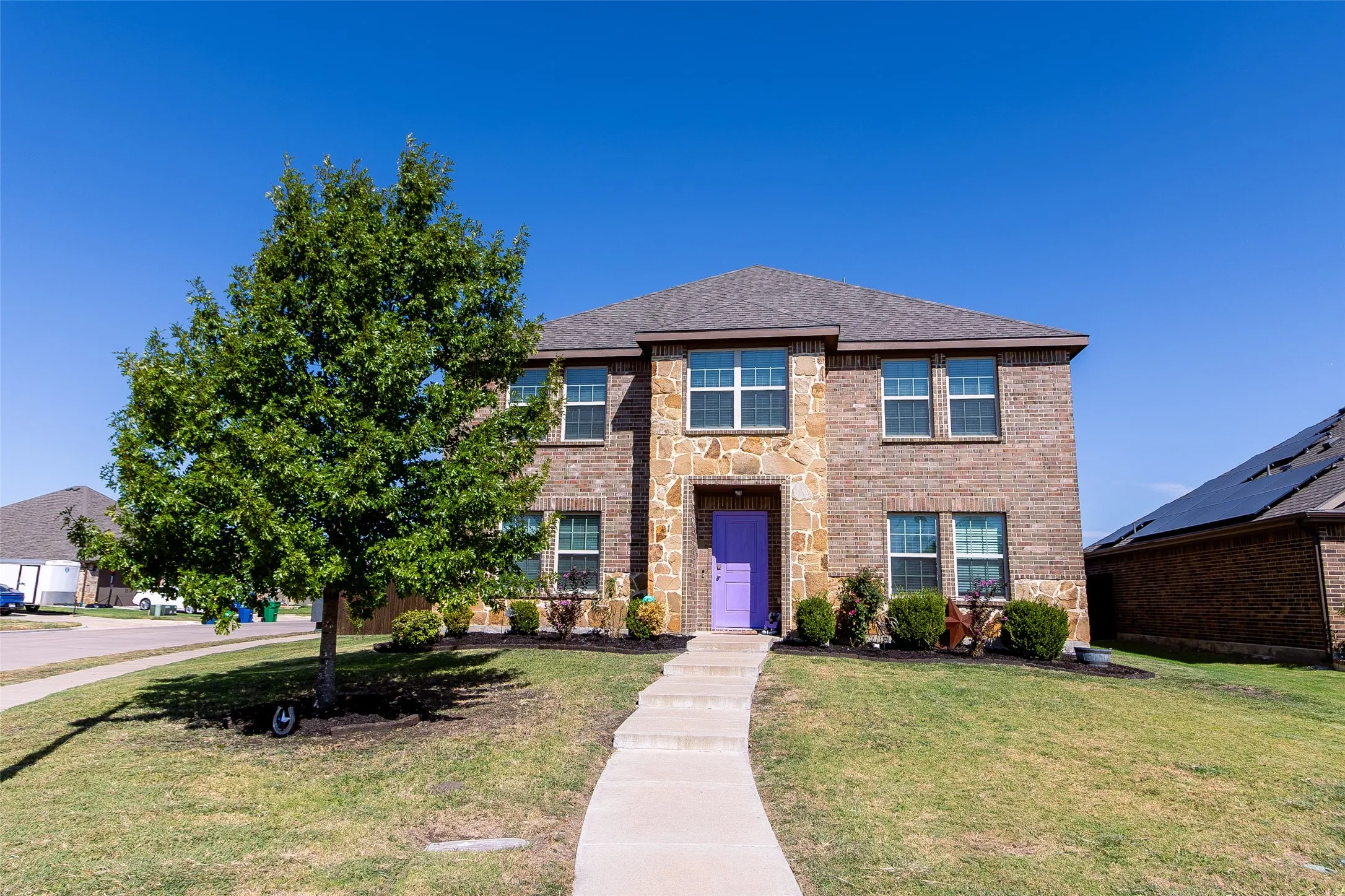 Single Family Residence For Sale in Ellis County , 513 Clearlake Drive, Waxahachie, Texas 75165, 4 Bedroom, 3 Bathroom, 2 Garage spaces, 2,611 Sqft, built in 2020, mls#21389809, Real Estate Agent in Waxahachie, Homes For Sale in Ellis county, Homes For Sale in Waxahachie, Realtor in Waxahachie Texas, Real Estate Brokerage Independent Realty Texas, Luminita Cordes Realtor