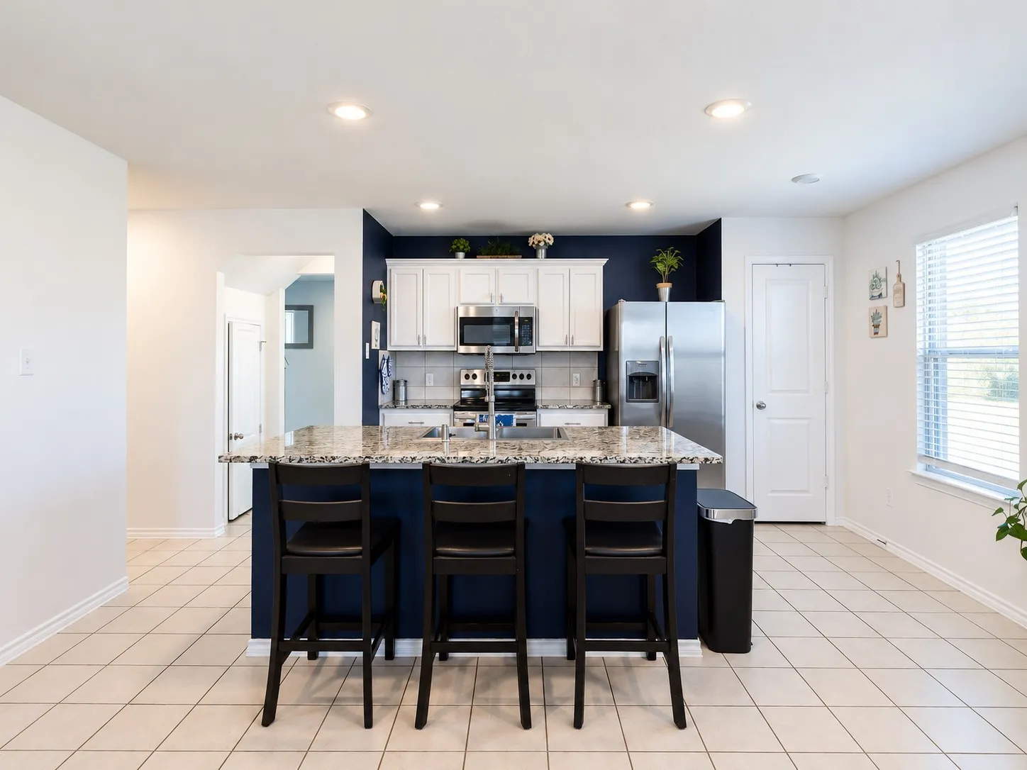 Single Family Residence For Sale in Ellis County , 513 Clearlake Drive, Waxahachie, Texas 75165, 4 Bedroom, 3 Bathroom, 2 Garage spaces, 2,611 Sqft, built in 2020, mls#21389809, Real Estate Agent in Waxahachie, Homes For Sale in Ellis county, Homes For Sale in Waxahachie, Realtor in Waxahachie Texas, Real Estate Brokerage Independent Realty Texas, Luminita Cordes Realtor