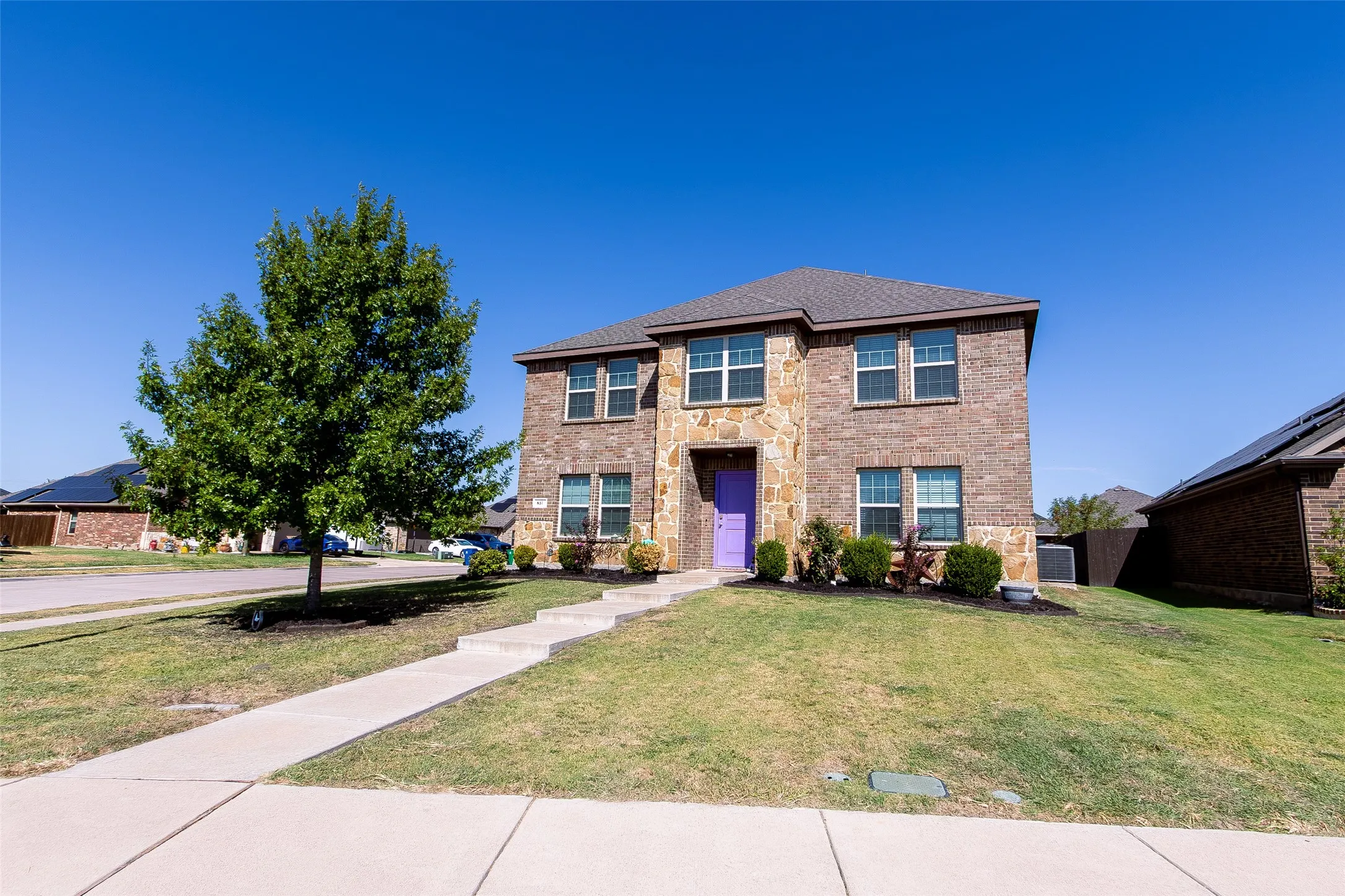 Single Family Residence For Sale in Ellis County , 513 Clearlake Drive, Waxahachie, Texas 75165, 4 Bedroom, 3 Bathroom, 2 Garage spaces, 2,611 Sqft, built in 2020, mls#21389809, Real Estate Agent in Waxahachie, Homes For Sale in Ellis county, Homes For Sale in Waxahachie, Realtor in Waxahachie Texas, Real Estate Brokerage Independent Realty Texas, Luminita Cordes Realtor