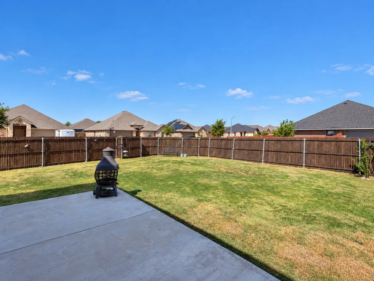 Single Family Residence For Sale in Ellis County , 513 Clearlake Drive, Waxahachie, Texas 75165, 4 Bedroom, 3 Bathroom, 2 Garage spaces, 2,611 Sqft, built in 2020, mls#21389809, Real Estate Agent in Waxahachie, Homes For Sale in Ellis county, Homes For Sale in Waxahachie, Realtor in Waxahachie Texas, Real Estate Brokerage Independent Realty Texas, Luminita Cordes Realtor