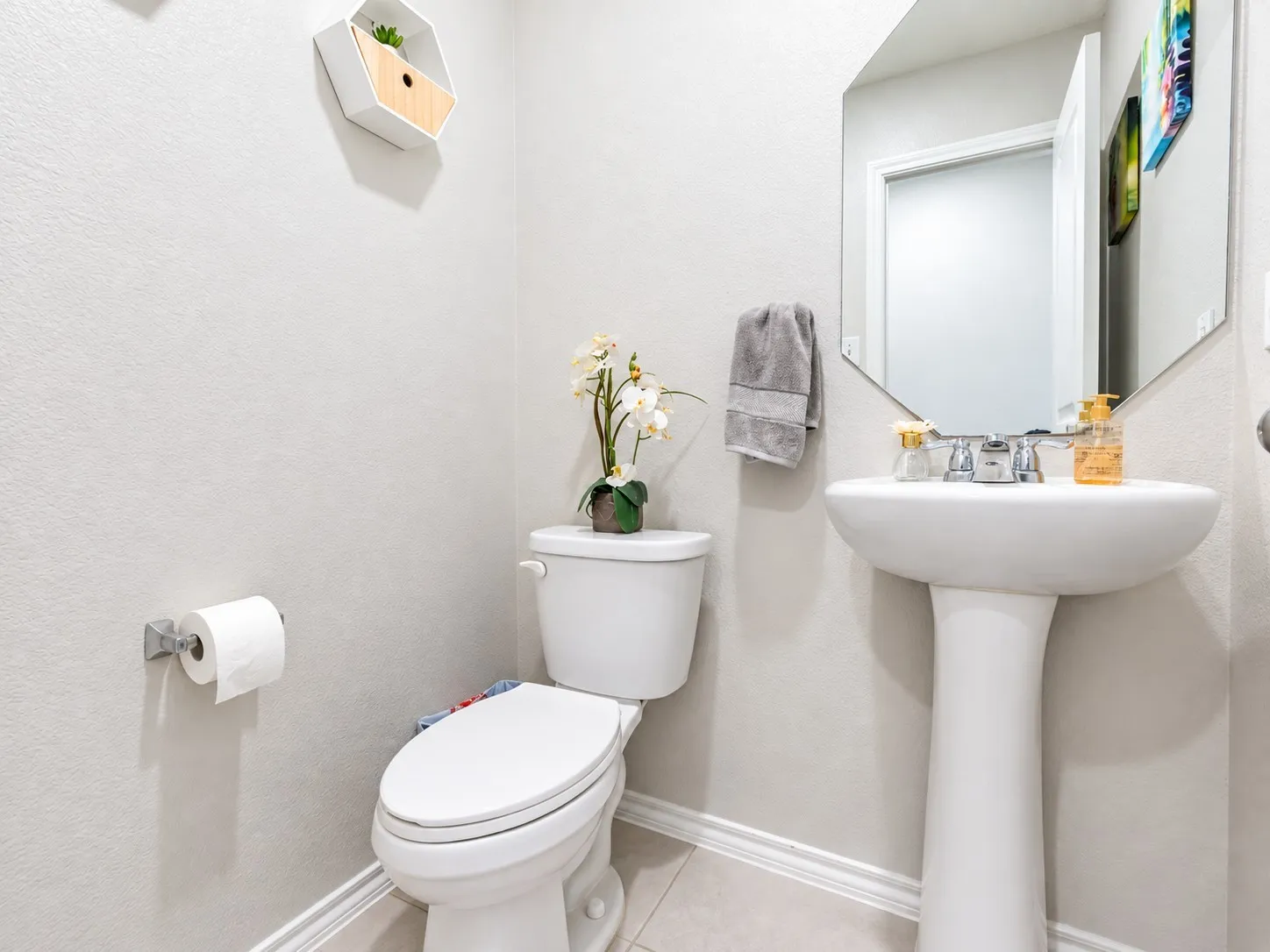 Single Family Residence For Sale in Ellis County , 513 Clearlake Drive, Waxahachie, Texas 75165, 4 Bedroom, 3 Bathroom, 2 Garage spaces, 2,611 Sqft, built in 2020, mls#21389809, Real Estate Agent in Waxahachie, Homes For Sale in Ellis county, Homes For Sale in Waxahachie, Realtor in Waxahachie Texas, Real Estate Brokerage Independent Realty Texas, Luminita Cordes Realtor