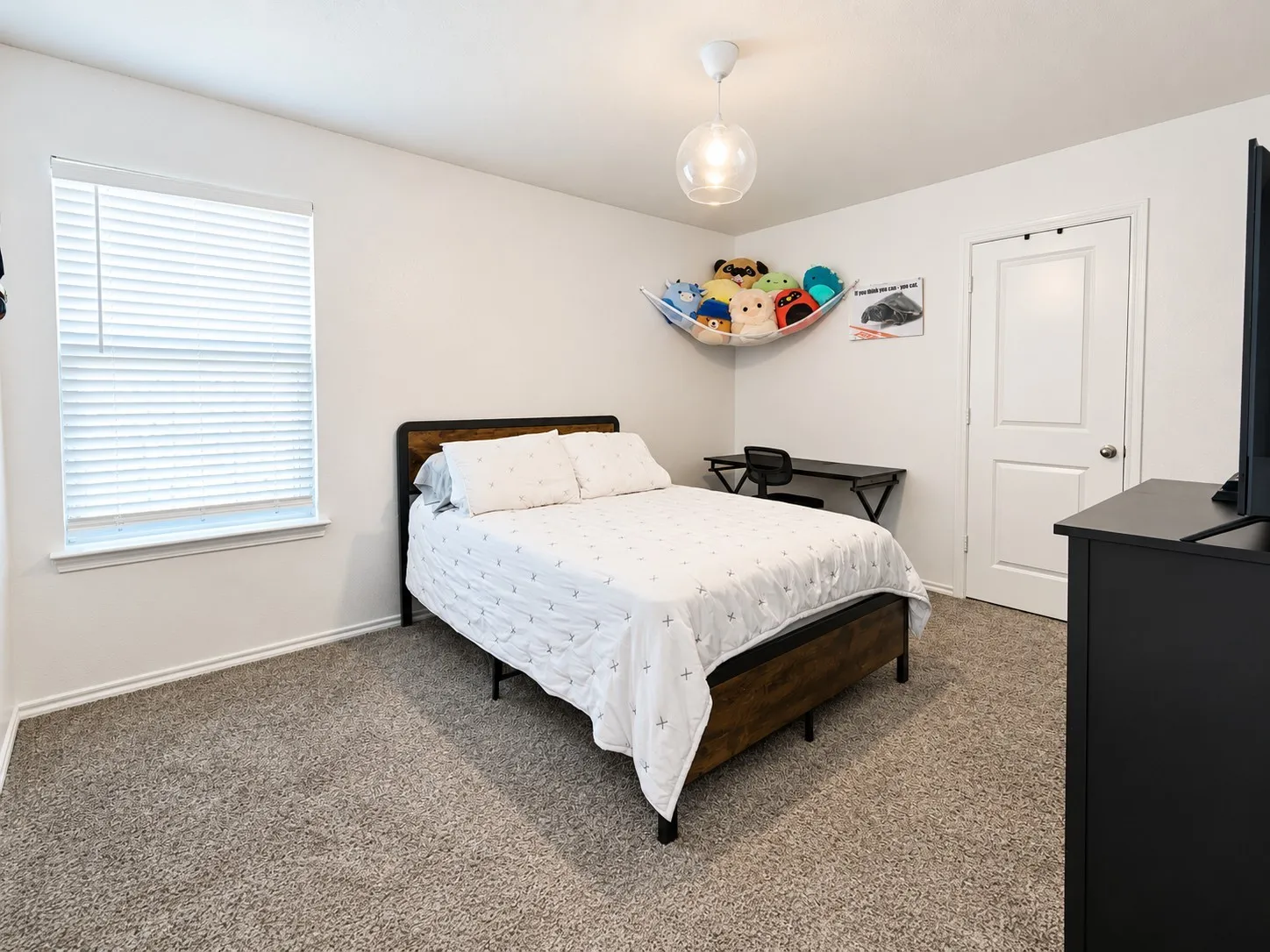 Single Family Residence For Sale in Ellis County , 513 Clearlake Drive, Waxahachie, Texas 75165, 4 Bedroom, 3 Bathroom, 2 Garage spaces, 2,611 Sqft, built in 2020, mls#21389809, Real Estate Agent in Waxahachie, Homes For Sale in Ellis county, Homes For Sale in Waxahachie, Realtor in Waxahachie Texas, Real Estate Brokerage Independent Realty Texas, Luminita Cordes Realtor