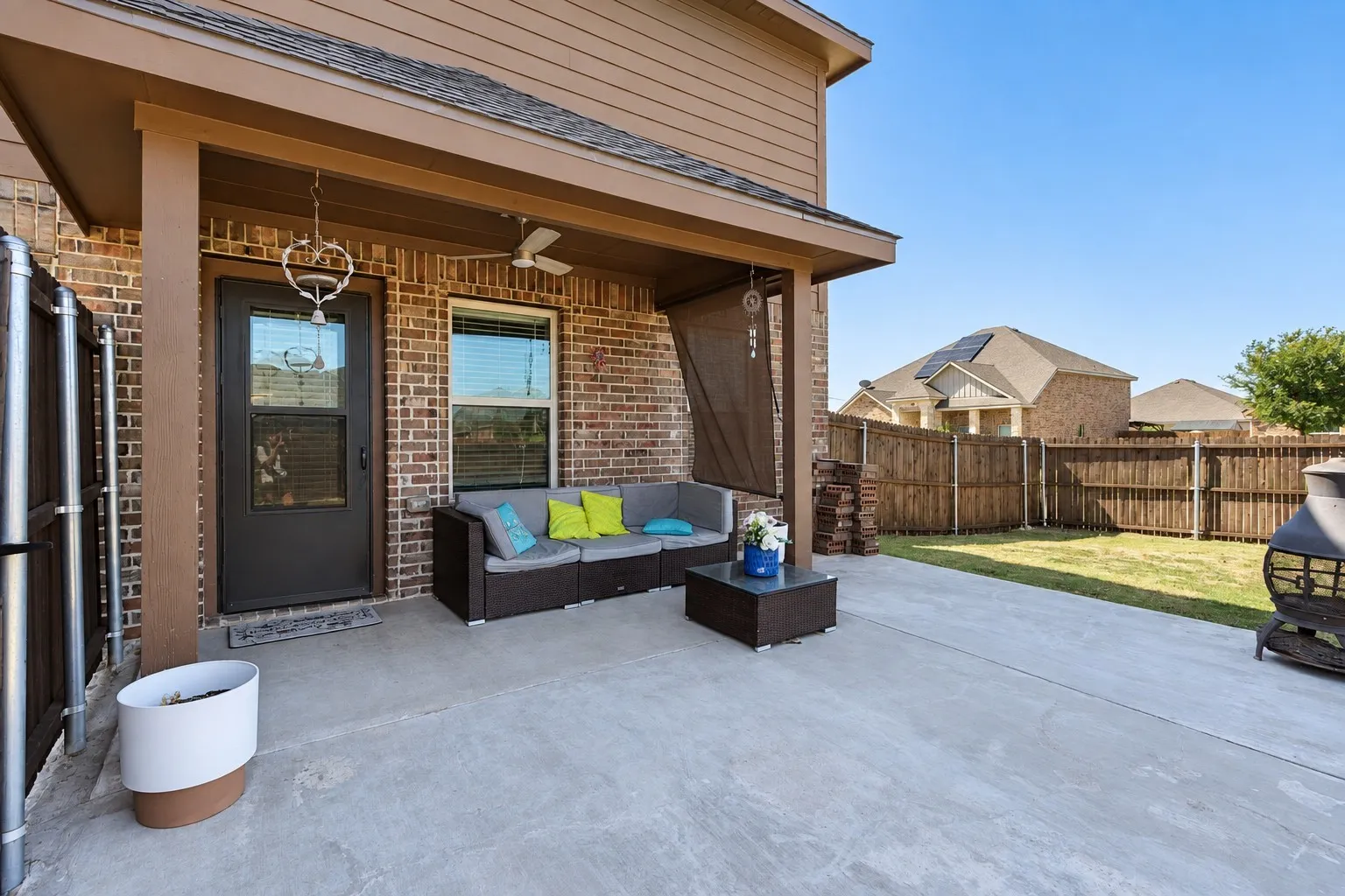 Single Family Residence For Sale in Ellis County , 513 Clearlake Drive, Waxahachie, Texas 75165, 4 Bedroom, 3 Bathroom, 2 Garage spaces, 2,611 Sqft, built in 2020, mls#21389809, Real Estate Agent in Waxahachie, Homes For Sale in Ellis county, Homes For Sale in Waxahachie, Realtor in Waxahachie Texas, Real Estate Brokerage Independent Realty Texas, Luminita Cordes Realtor