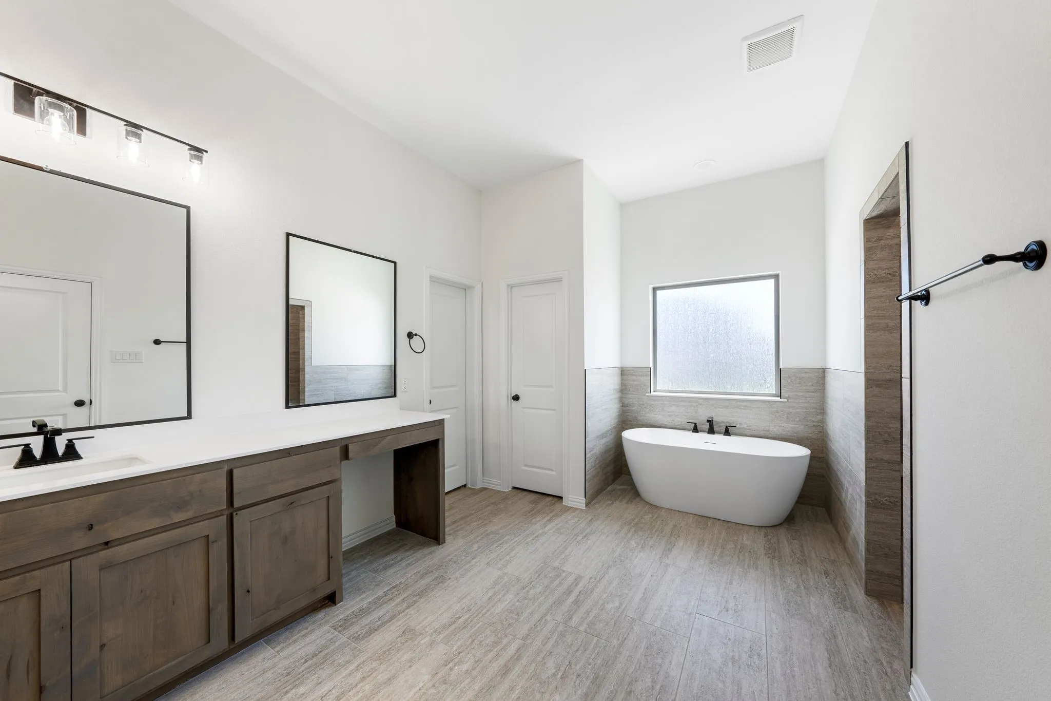 Single Family Residence For Sale in Ellis County , 451 Paradise Ridge Drive, Waxahachie, Texas 75167, 4 Bedroom, 3 Bathroom, 3 Garage spaces, 3,078 Sqft, built in 2026, mls#21392054, Real Estate Agent in Waxahachie, Homes For Sale in Ellis county, Homes For Sale in Waxahachie, Realtor in Waxahachie Texas, Real Estate Brokerage Independent Realty Texas, Luminita Cordes Realtor