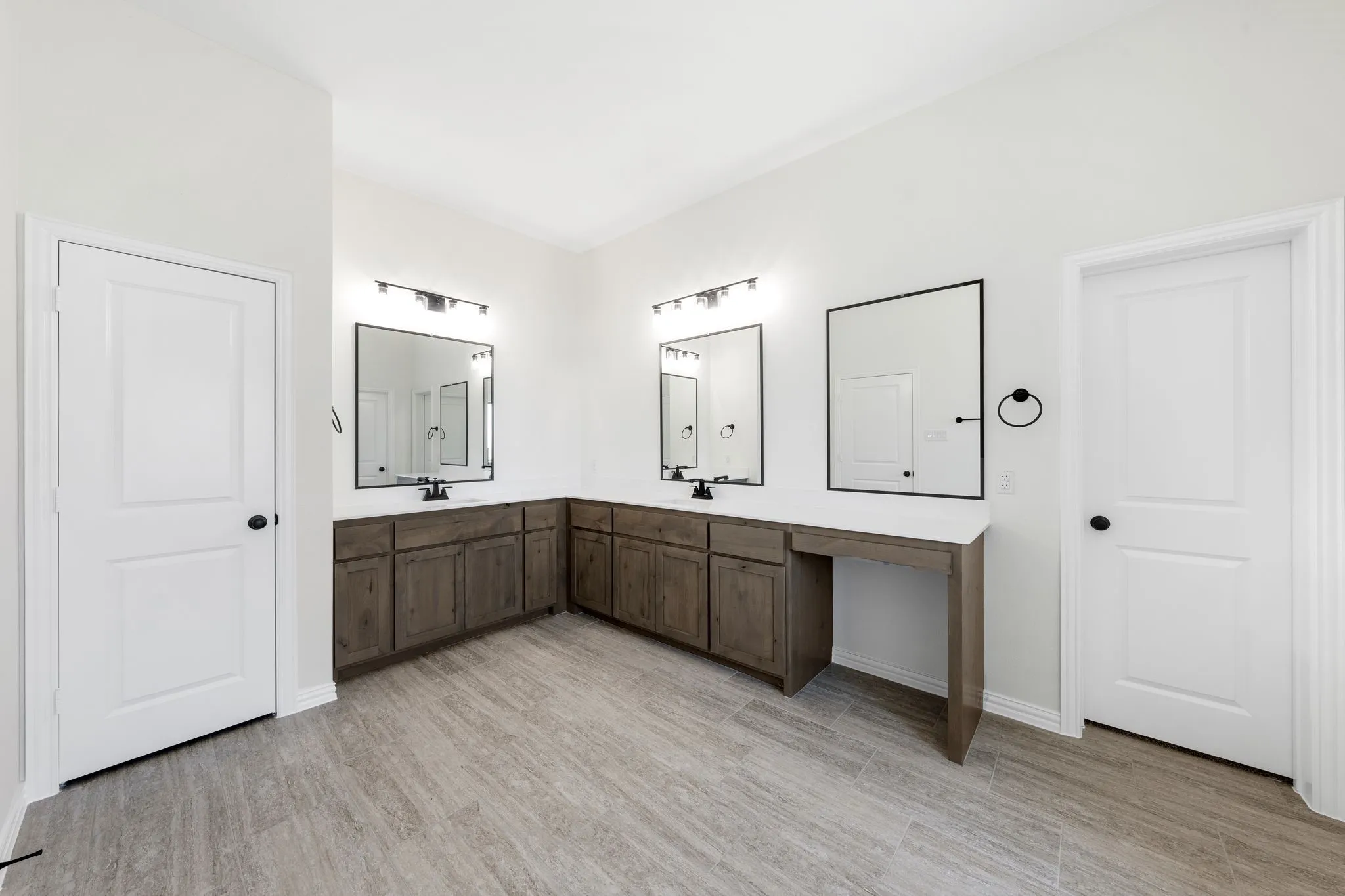 Single Family Residence For Sale in Ellis County , 451 Paradise Ridge Drive, Waxahachie, Texas 75167, 4 Bedroom, 3 Bathroom, 3 Garage spaces, 3,078 Sqft, built in 2026, mls#21392054, Real Estate Agent in Waxahachie, Homes For Sale in Ellis county, Homes For Sale in Waxahachie, Realtor in Waxahachie Texas, Real Estate Brokerage Independent Realty Texas, Luminita Cordes Realtor