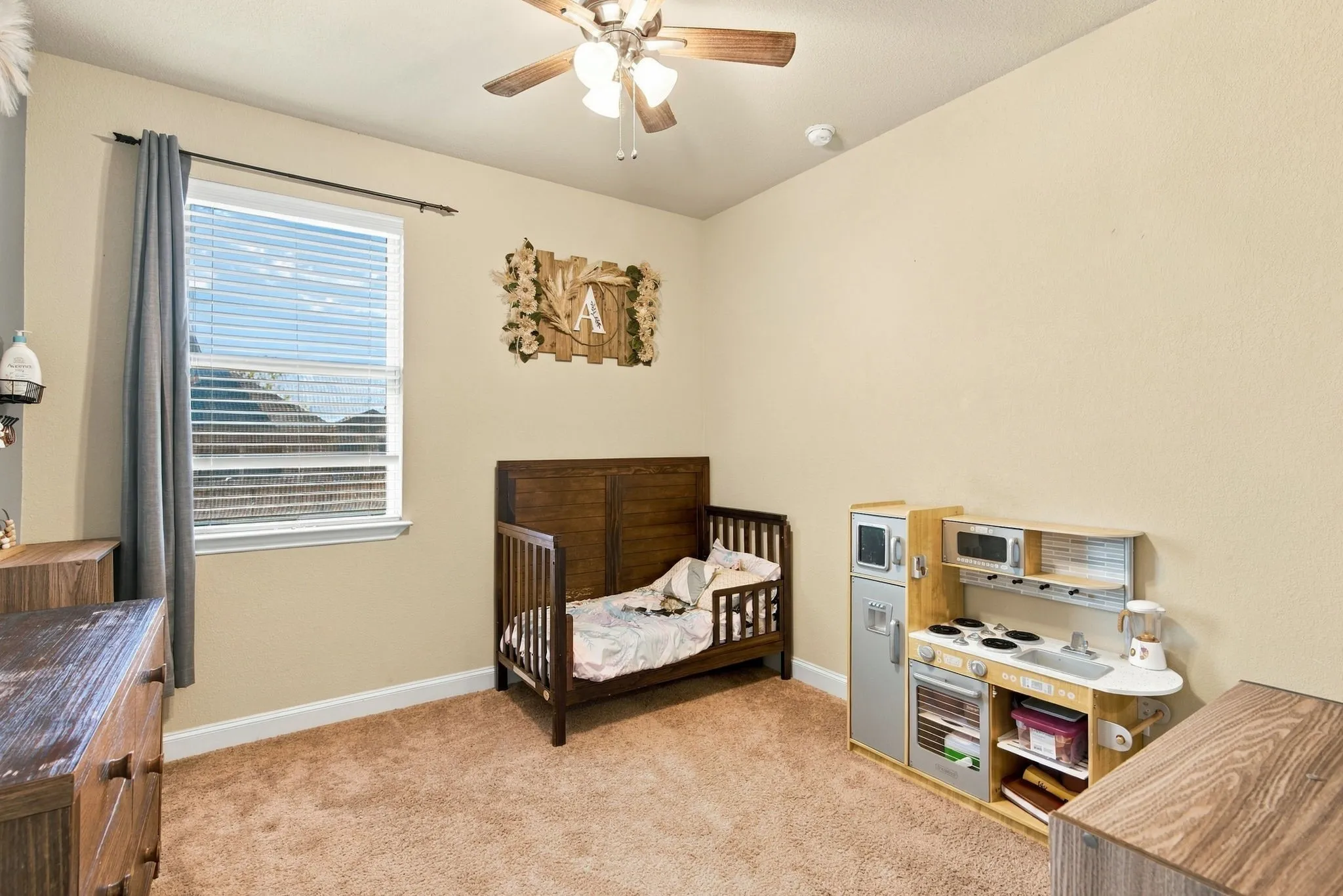 Single Family Residence For Sale in Denton County , 28 S Highland Drive, Sanger, Texas 76266, 4 Bedroom, 2 Bathroom, 2 Garage spaces, 1,669 Sqft, built in 2016, mls#21391733, Real Estate Agent in Sanger, Homes For Sale in Denton county, Homes For Sale in Sanger, Realtor in Sanger Texas, Real Estate Brokerage Independent Realty Texas, Luminita Cordes Realtor