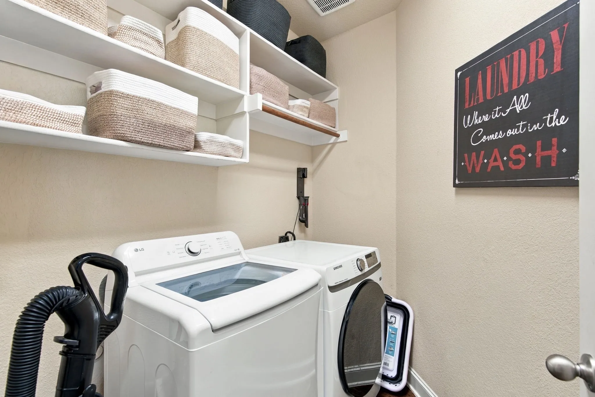 Single Family Residence For Sale in Denton County , 28 S Highland Drive, Sanger, Texas 76266, 4 Bedroom, 2 Bathroom, 2 Garage spaces, 1,669 Sqft, built in 2016, mls#21391733, Real Estate Agent in Sanger, Homes For Sale in Denton county, Homes For Sale in Sanger, Realtor in Sanger Texas, Real Estate Brokerage Independent Realty Texas, Luminita Cordes Realtor