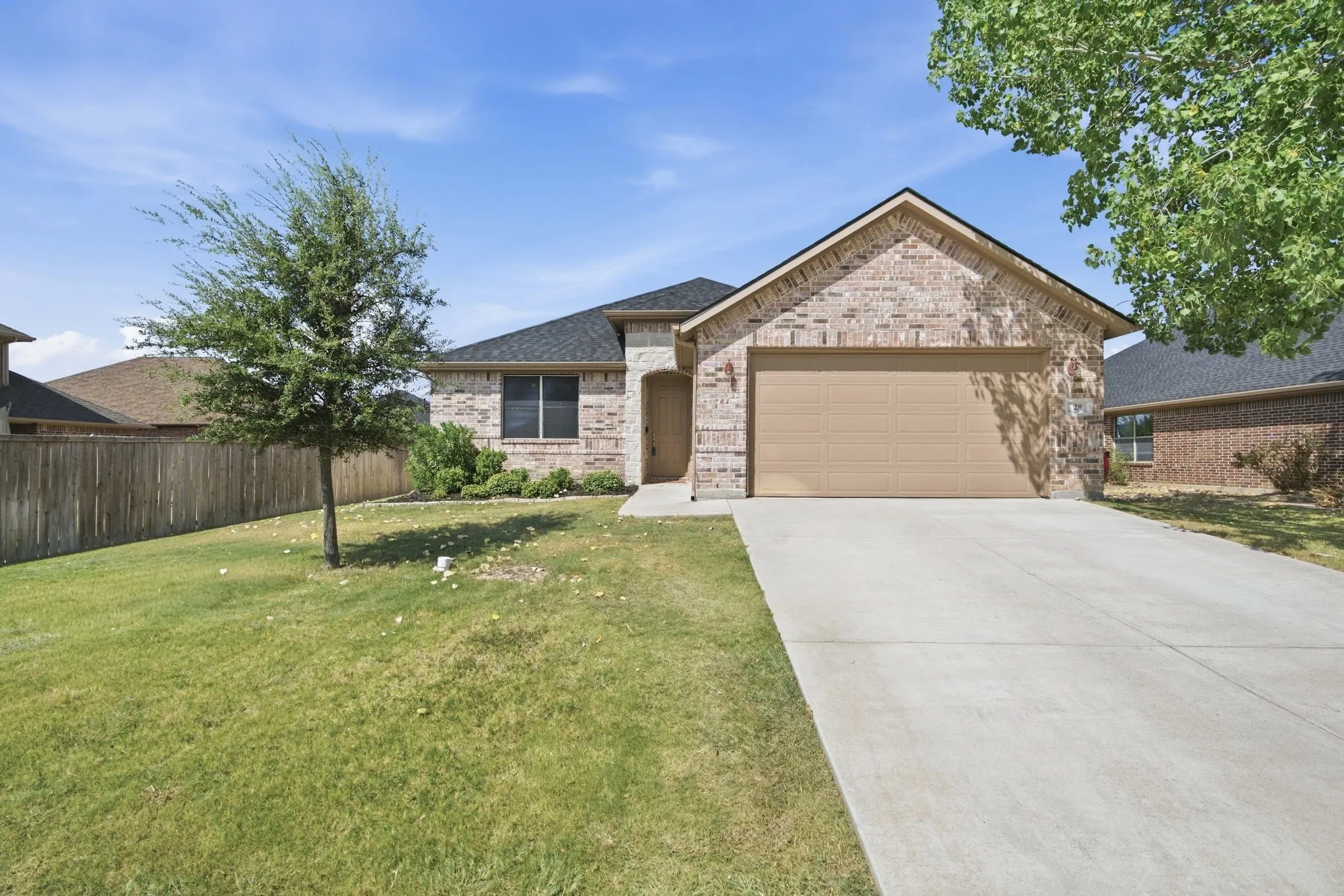 Single Family Residence For Sale in Denton County , 28 S Highland Drive, Sanger, Texas 76266, 4 Bedroom, 2 Bathroom, 2 Garage spaces, 1,669 Sqft, built in 2016, mls#21391733, Real Estate Agent in Sanger, Homes For Sale in Denton county, Homes For Sale in Sanger, Realtor in Sanger Texas, Real Estate Brokerage Independent Realty Texas, Luminita Cordes Realtor