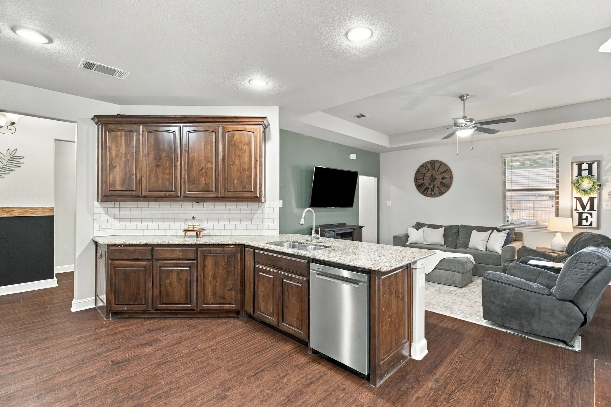 Single Family Residence For Sale in Denton County , 28 S Highland Drive, Sanger, Texas 76266, 4 Bedroom, 2 Bathroom, 2 Garage spaces, 1,669 Sqft, built in 2016, mls#21391733, Real Estate Agent in Sanger, Homes For Sale in Denton county, Homes For Sale in Sanger, Realtor in Sanger Texas, Real Estate Brokerage Independent Realty Texas, Luminita Cordes Realtor