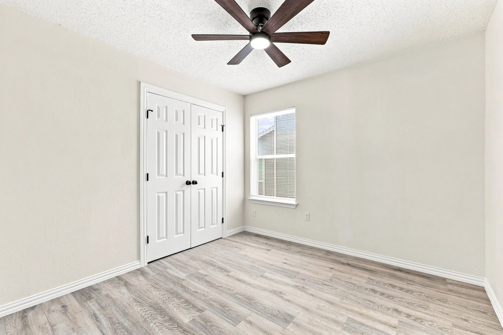 Quadruplex For Rent in Tarrant County , 8137 Foxfire Lane A, White Settlement, Texas 76108, 3 Bedroom, 2 Bathroom, Garage spaces, 1,030 Sqft, built in 1984, mls#21392205, Real Estate Agent in White Settlement, Homes For Rent in Tarrant county, Homes For Rent in White Settlement, Realtor in White Settlement Texas, Real Estate Brokerage Independent Realty Texas, Luminita Cordes Realtor