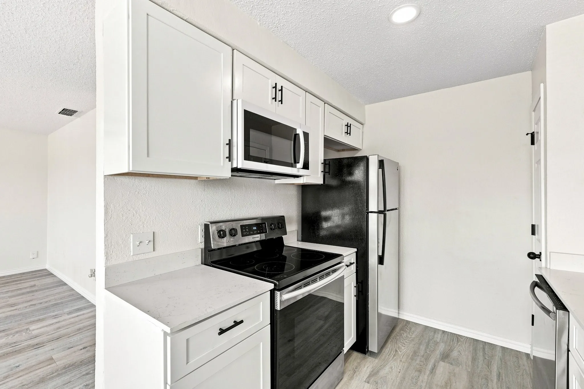 Quadruplex For Rent in Tarrant County , 8137 Foxfire Lane A, White Settlement, Texas 76108, 3 Bedroom, 2 Bathroom, Garage spaces, 1,030 Sqft, built in 1984, mls#21392205, Real Estate Agent in White Settlement, Homes For Rent in Tarrant county, Homes For Rent in White Settlement, Realtor in White Settlement Texas, Real Estate Brokerage Independent Realty Texas, Luminita Cordes Realtor