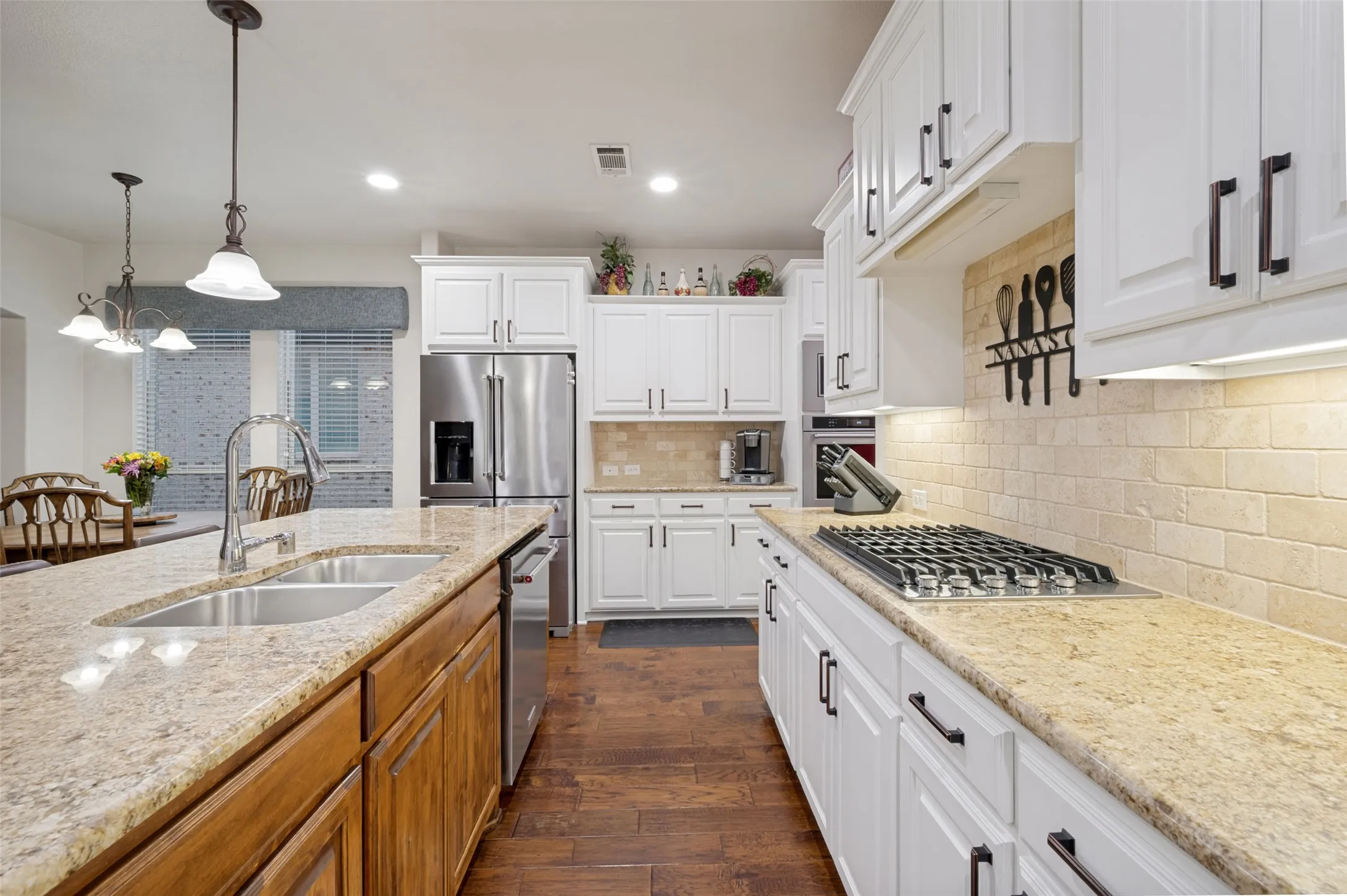 Single Family Residence For Sale in Denton County , 3108 Stonefield, The Colony, Texas 75056, 4 Bedroom, 4 Bathroom, 2 Garage spaces, 3,564 Sqft, built in 2011, mls#21390917, Real Estate Agent in The Colony, Homes For Sale in Denton county, Homes For Sale in The Colony, Realtor in The Colony Texas, Real Estate Brokerage Independent Realty Texas, Luminita Cordes Realtor