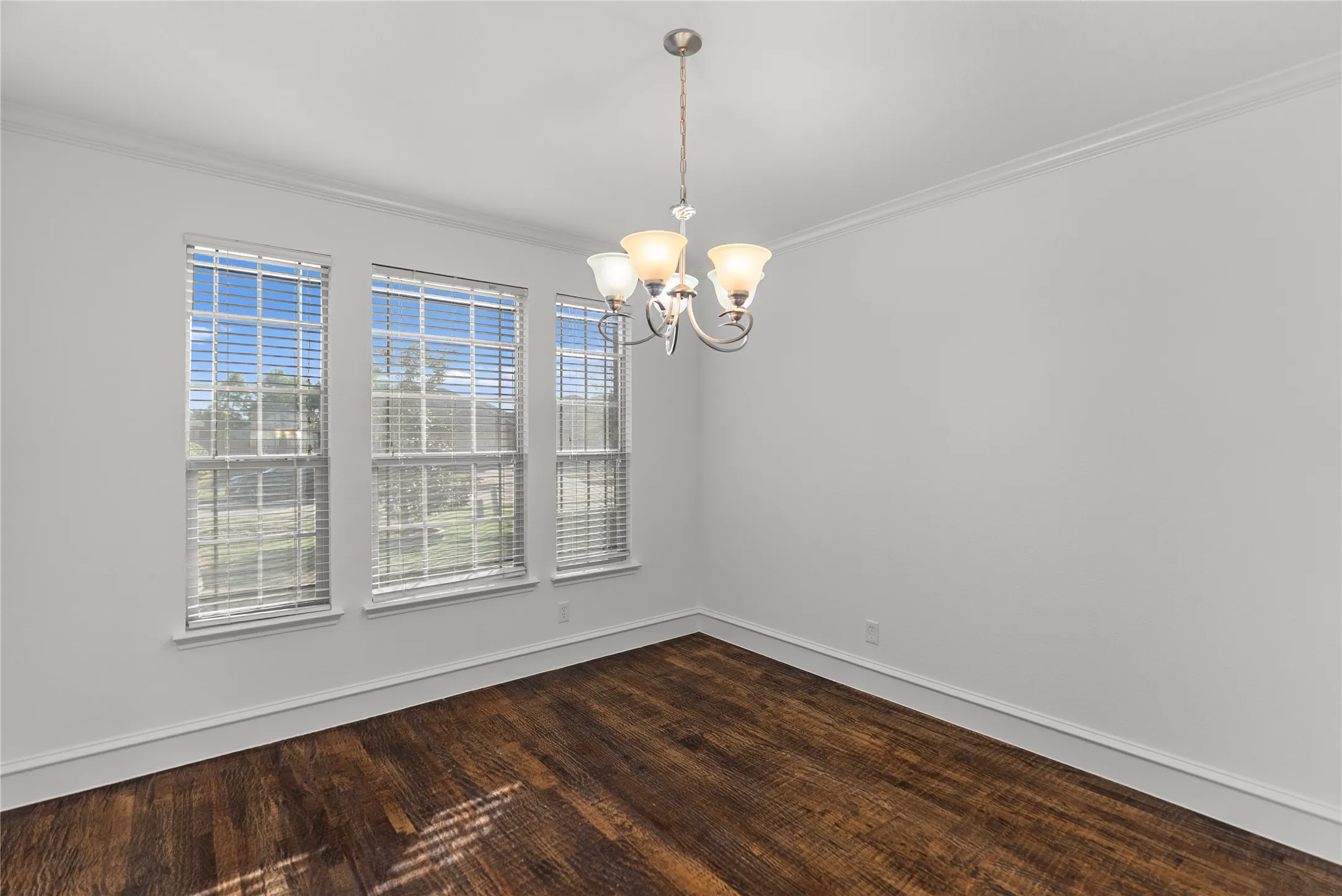 Single Family Residence For Sale in Collin County , 133 Meadow Crest Drive, Princeton, Texas 75407, 4 Bedroom, 3 Bathroom, 2 Garage spaces, 2,475 Sqft, built in 2011, mls#21392219, Real Estate Agent in Princeton, Homes For Sale in Collin county, Homes For Sale in Princeton, Realtor in Princeton Texas, Real Estate Brokerage Independent Realty Texas, Luminita Cordes Realtor