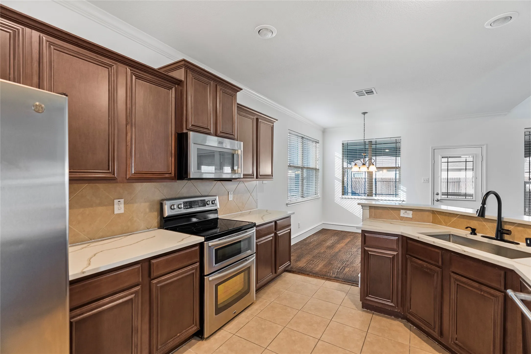 Single Family Residence For Sale in Collin County , 133 Meadow Crest Drive, Princeton, Texas 75407, 4 Bedroom, 3 Bathroom, 2 Garage spaces, 2,475 Sqft, built in 2011, mls#21392219, Real Estate Agent in Princeton, Homes For Sale in Collin county, Homes For Sale in Princeton, Realtor in Princeton Texas, Real Estate Brokerage Independent Realty Texas, Luminita Cordes Realtor