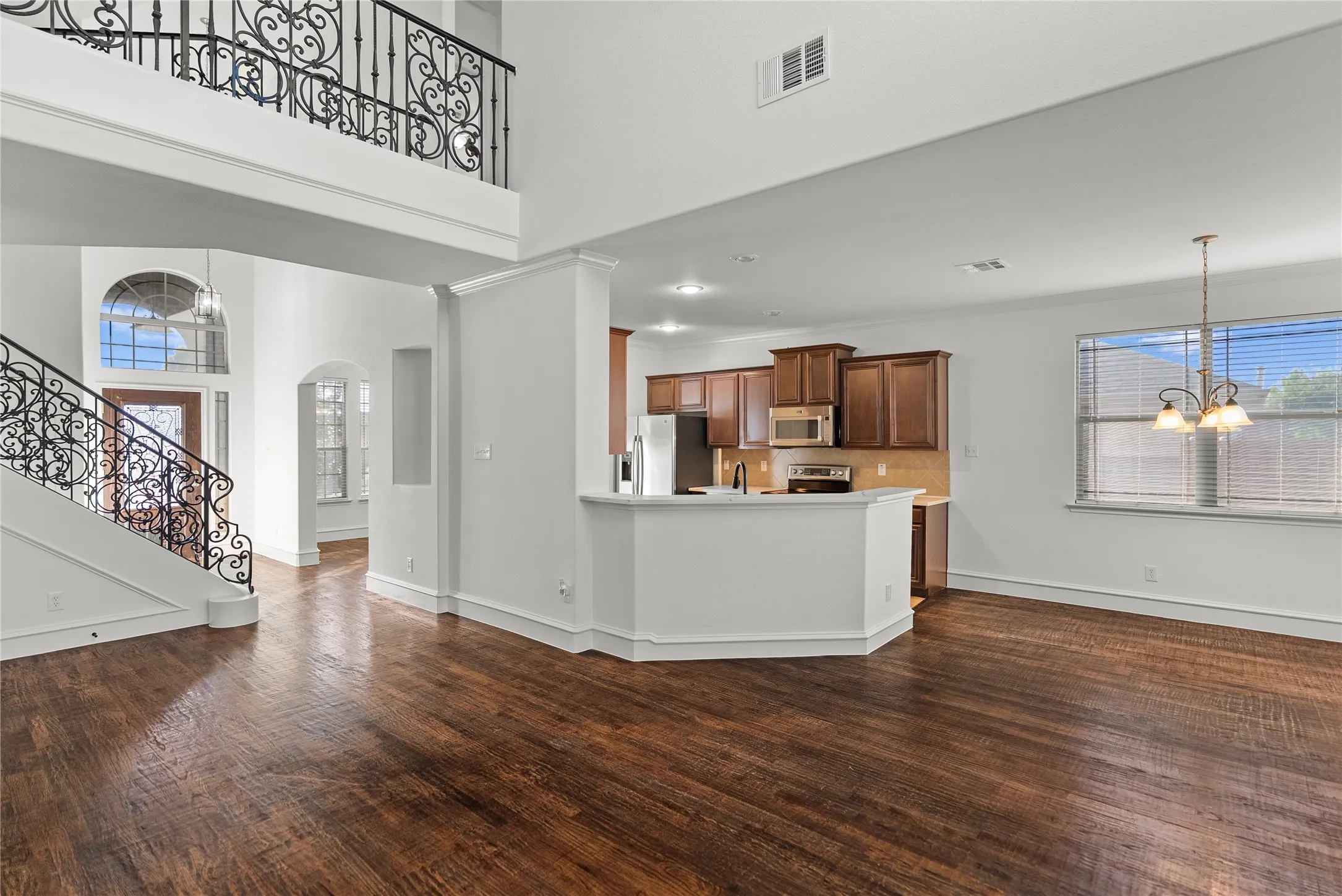 Single Family Residence For Sale in Collin County , 133 Meadow Crest Drive, Princeton, Texas 75407, 4 Bedroom, 3 Bathroom, 2 Garage spaces, 2,475 Sqft, built in 2011, mls#21392219, Real Estate Agent in Princeton, Homes For Sale in Collin county, Homes For Sale in Princeton, Realtor in Princeton Texas, Real Estate Brokerage Independent Realty Texas, Luminita Cordes Realtor