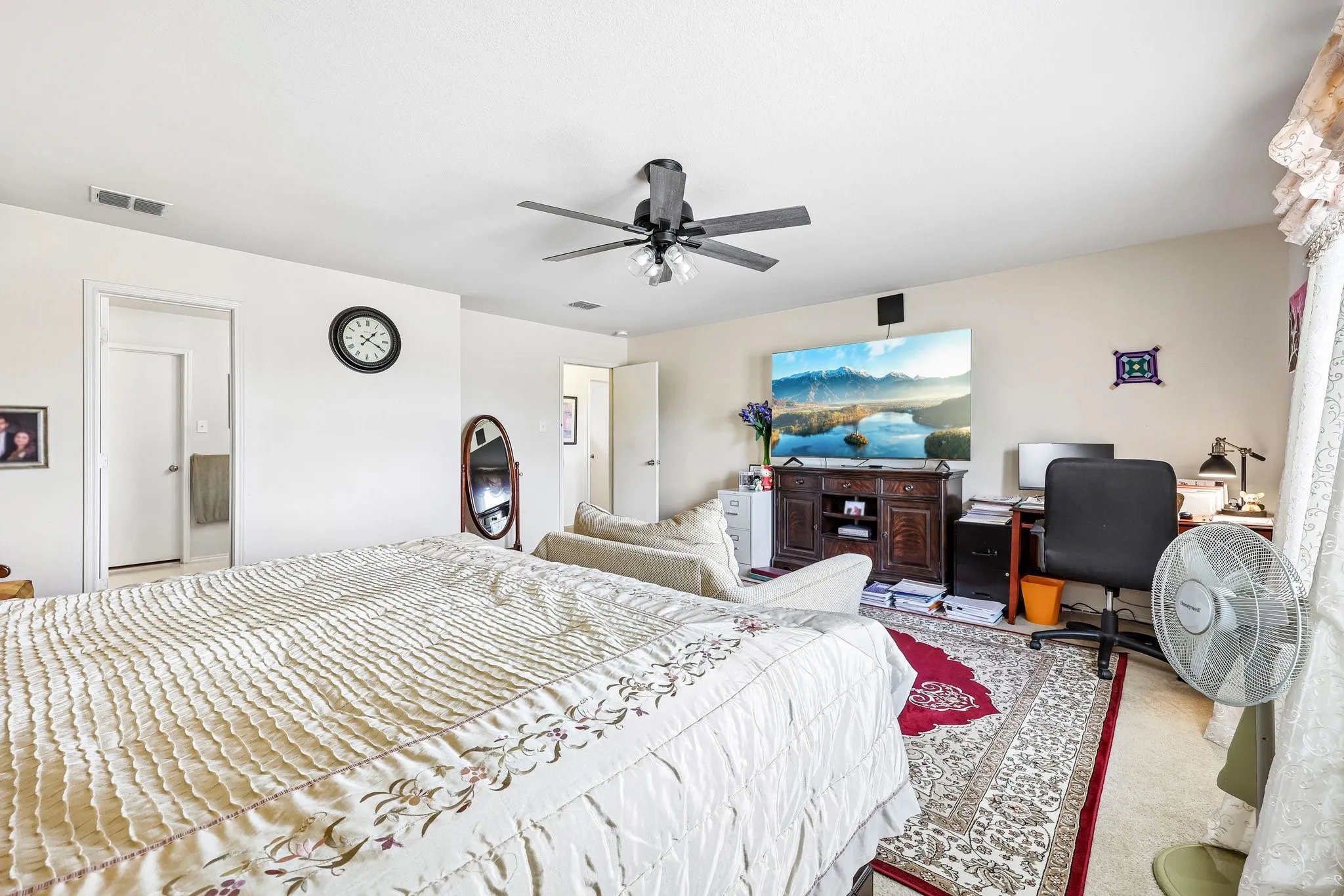 Single Family Residence For Rent in Collin County , 10719 Rankin Drive, Frisco, Texas 75035, 3 Bedroom, 3 Bathroom, 2 Garage spaces, 2,354 Sqft, built in 2006, mls#21389813, Real Estate Agent in Frisco, Homes For Rent in Collin county, Homes For Rent in Frisco, Realtor in Frisco Texas, Real Estate Brokerage Independent Realty Texas, Luminita Cordes Realtor