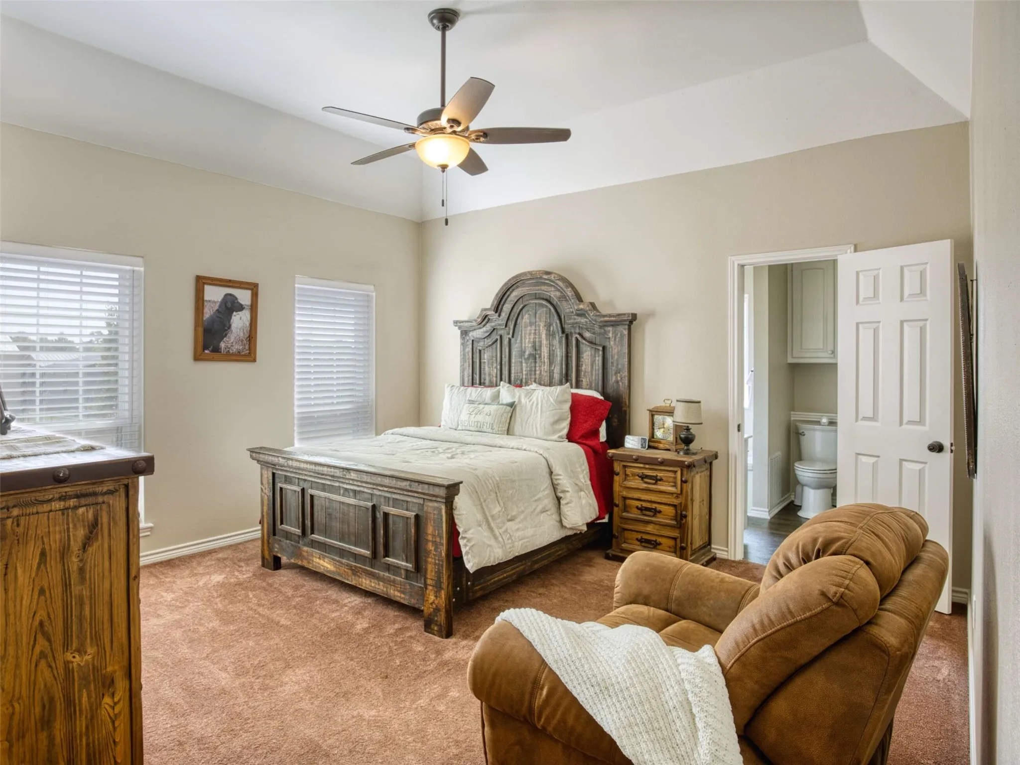 Single Family Residence For Sale in Wood County , 721 County Road 2210, Mineola, Texas 75773, 3 Bedroom, 2 Bathroom, 2 Garage spaces, 2,229 Sqft, built in 2002, mls#21392224, Real Estate Agent in Mineola, Homes For Sale in Wood county, Homes For Sale in Mineola, Realtor in Mineola Texas, Real Estate Brokerage Independent Realty Texas, Luminita Cordes Realtor