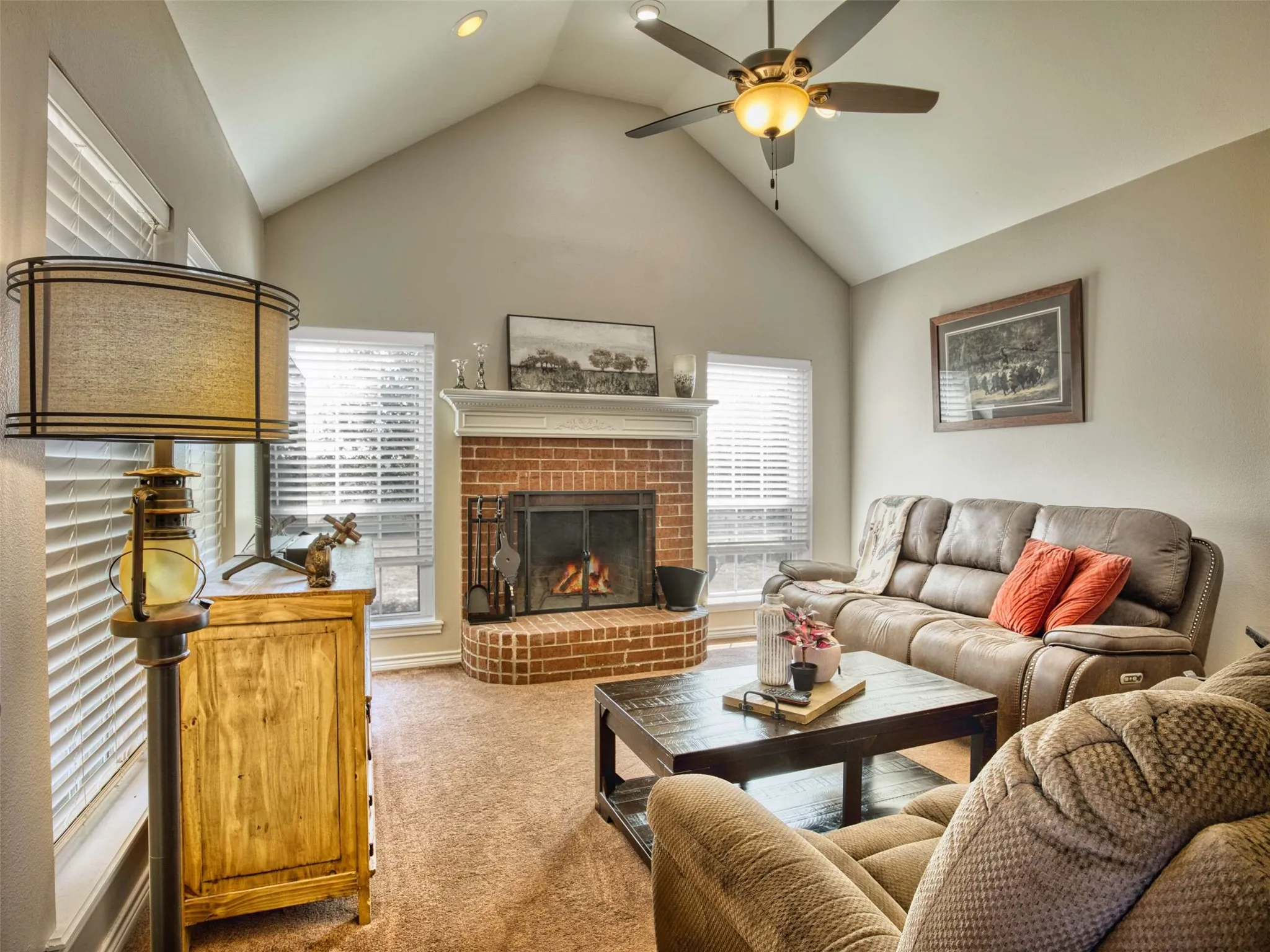 Single Family Residence For Sale in Wood County , 721 County Road 2210, Mineola, Texas 75773, 3 Bedroom, 2 Bathroom, 2 Garage spaces, 2,229 Sqft, built in 2002, mls#21392224, Real Estate Agent in Mineola, Homes For Sale in Wood county, Homes For Sale in Mineola, Realtor in Mineola Texas, Real Estate Brokerage Independent Realty Texas, Luminita Cordes Realtor