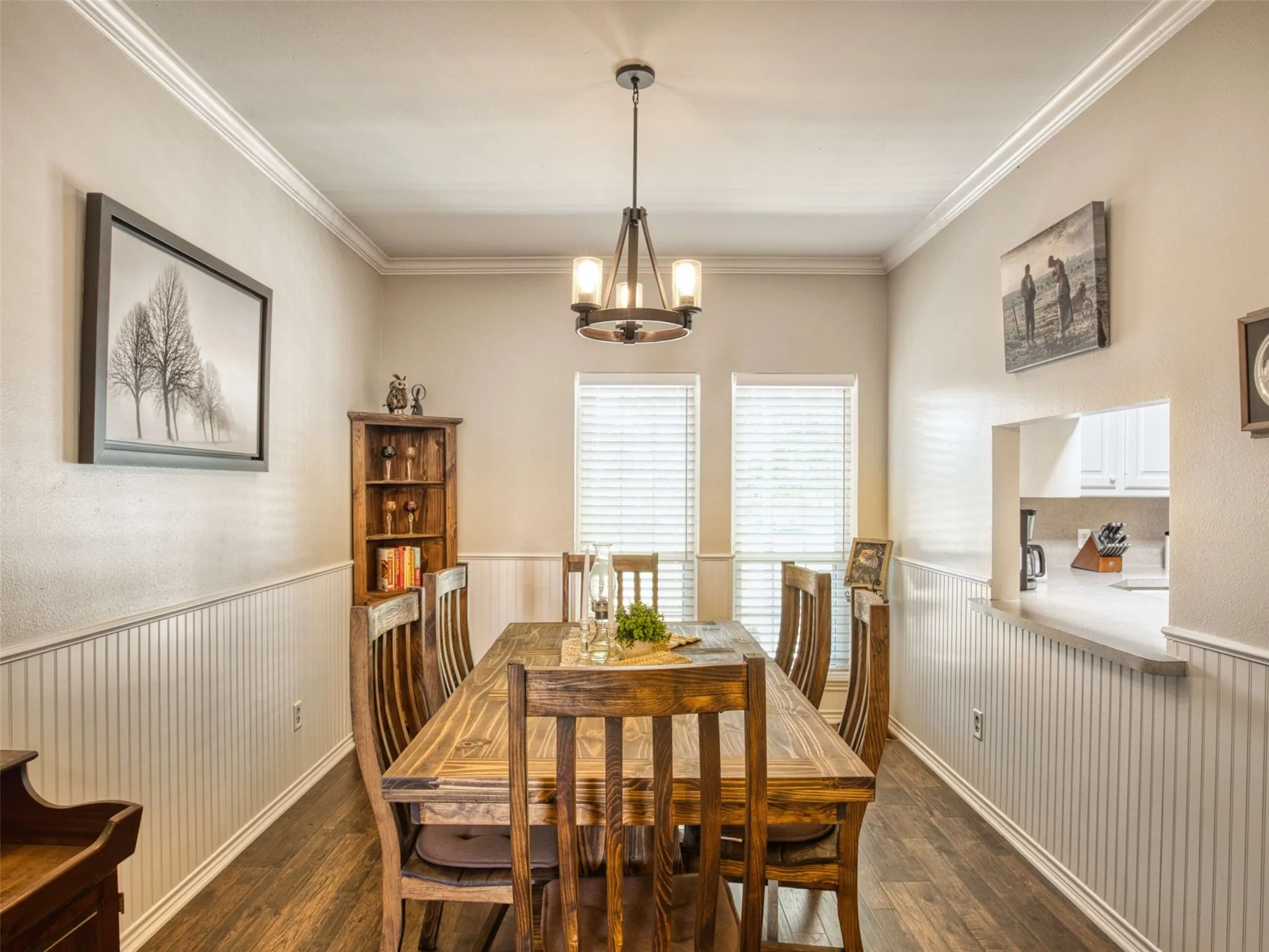 Single Family Residence For Sale in Wood County , 721 County Road 2210, Mineola, Texas 75773, 3 Bedroom, 2 Bathroom, 2 Garage spaces, 2,229 Sqft, built in 2002, mls#21392224, Real Estate Agent in Mineola, Homes For Sale in Wood county, Homes For Sale in Mineola, Realtor in Mineola Texas, Real Estate Brokerage Independent Realty Texas, Luminita Cordes Realtor