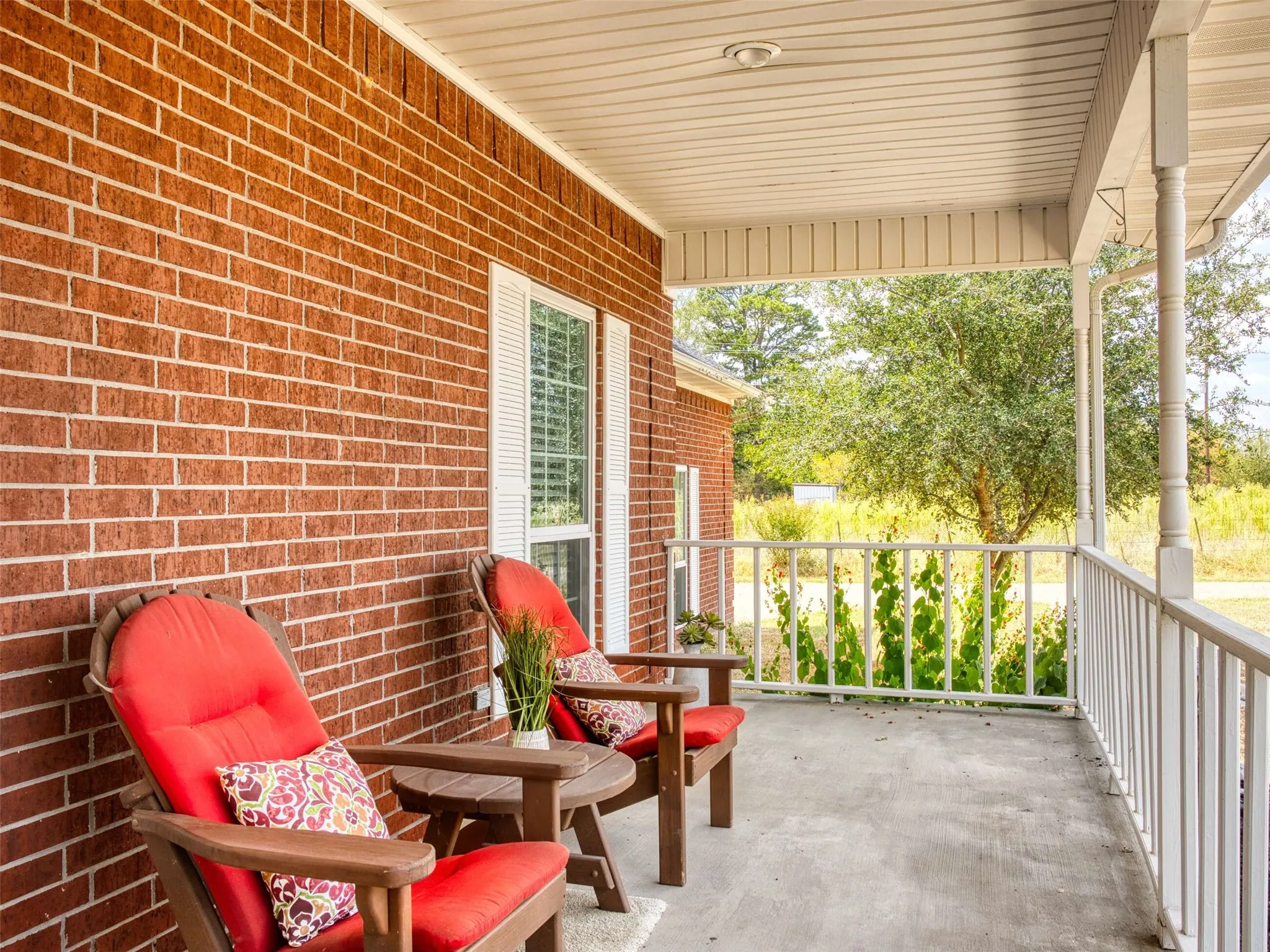 Single Family Residence For Sale in Wood County , 721 County Road 2210, Mineola, Texas 75773, 3 Bedroom, 2 Bathroom, 2 Garage spaces, 2,229 Sqft, built in 2002, mls#21392224, Real Estate Agent in Mineola, Homes For Sale in Wood county, Homes For Sale in Mineola, Realtor in Mineola Texas, Real Estate Brokerage Independent Realty Texas, Luminita Cordes Realtor