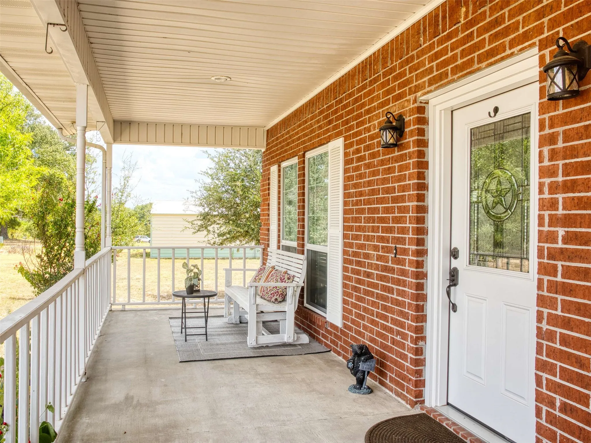 Single Family Residence For Sale in Wood County , 721 County Road 2210, Mineola, Texas 75773, 3 Bedroom, 2 Bathroom, 2 Garage spaces, 2,229 Sqft, built in 2002, mls#21392224, Real Estate Agent in Mineola, Homes For Sale in Wood county, Homes For Sale in Mineola, Realtor in Mineola Texas, Real Estate Brokerage Independent Realty Texas, Luminita Cordes Realtor