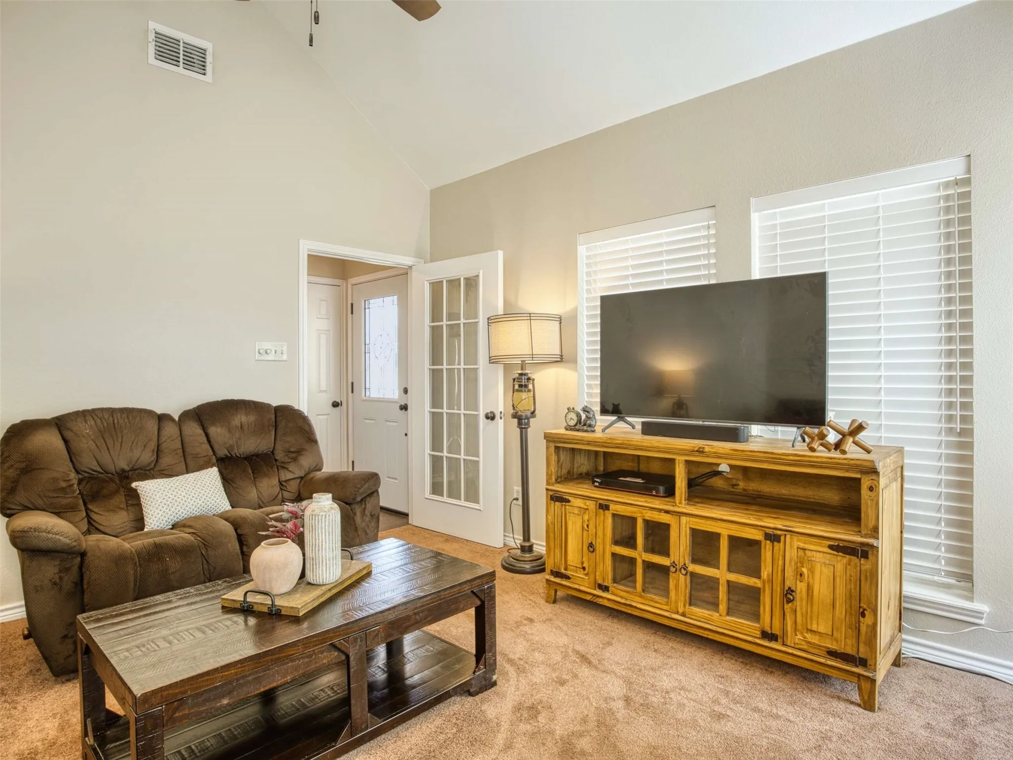 Single Family Residence For Sale in Wood County , 721 County Road 2210, Mineola, Texas 75773, 3 Bedroom, 2 Bathroom, 2 Garage spaces, 2,229 Sqft, built in 2002, mls#21392224, Real Estate Agent in Mineola, Homes For Sale in Wood county, Homes For Sale in Mineola, Realtor in Mineola Texas, Real Estate Brokerage Independent Realty Texas, Luminita Cordes Realtor