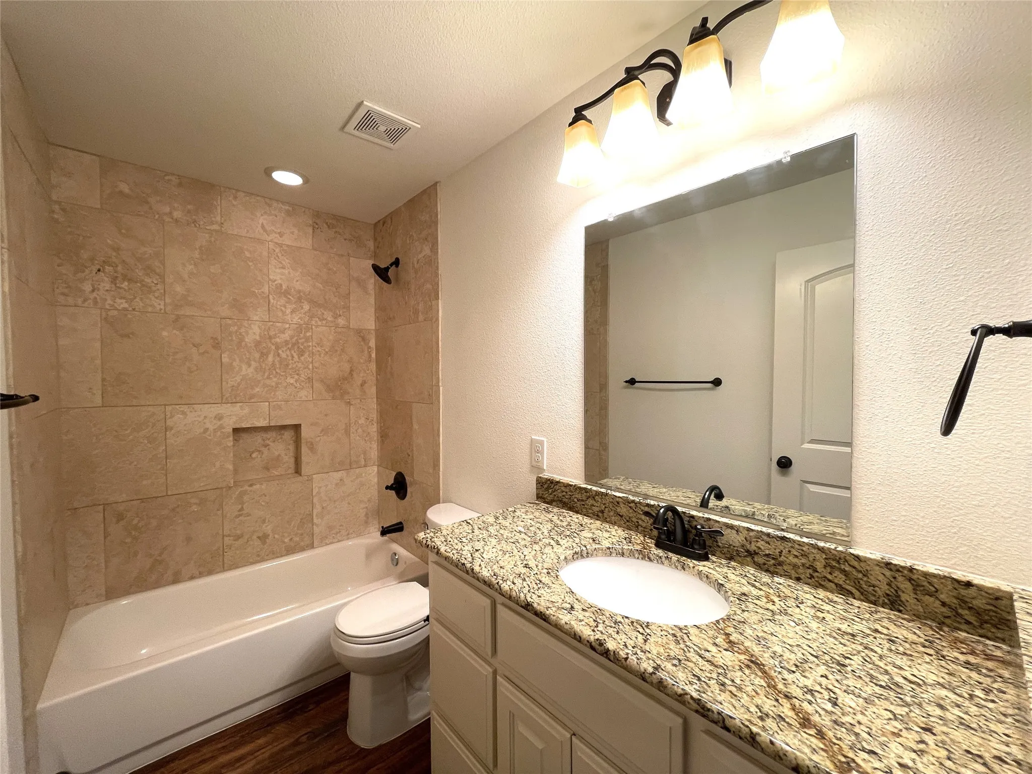 Single Family Residence For Rent in Grayson County , 508 W Hull Street, Denison, Texas 75020, 3 Bedroom, 2 Bathroom, Garage spaces, 1,173 Sqft, built in 2016, mls#21392226, Real Estate Agent in Denison, Homes For Rent in Grayson county, Homes For Rent in Denison, Realtor in Denison Texas, Real Estate Brokerage Independent Realty Texas, Luminita Cordes Realtor