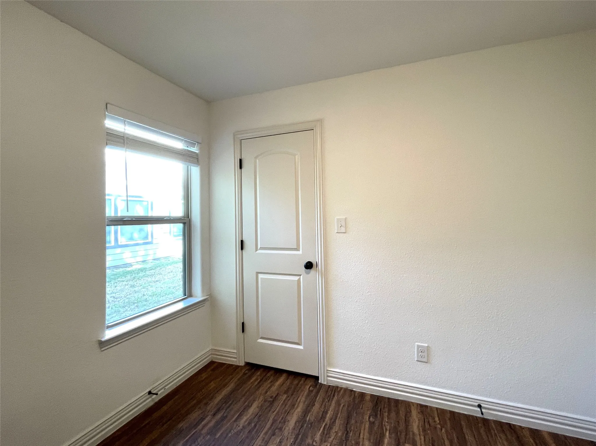 Single Family Residence For Rent in Grayson County , 508 W Hull Street, Denison, Texas 75020, 3 Bedroom, 2 Bathroom, Garage spaces, 1,173 Sqft, built in 2016, mls#21392226, Real Estate Agent in Denison, Homes For Rent in Grayson county, Homes For Rent in Denison, Realtor in Denison Texas, Real Estate Brokerage Independent Realty Texas, Luminita Cordes Realtor