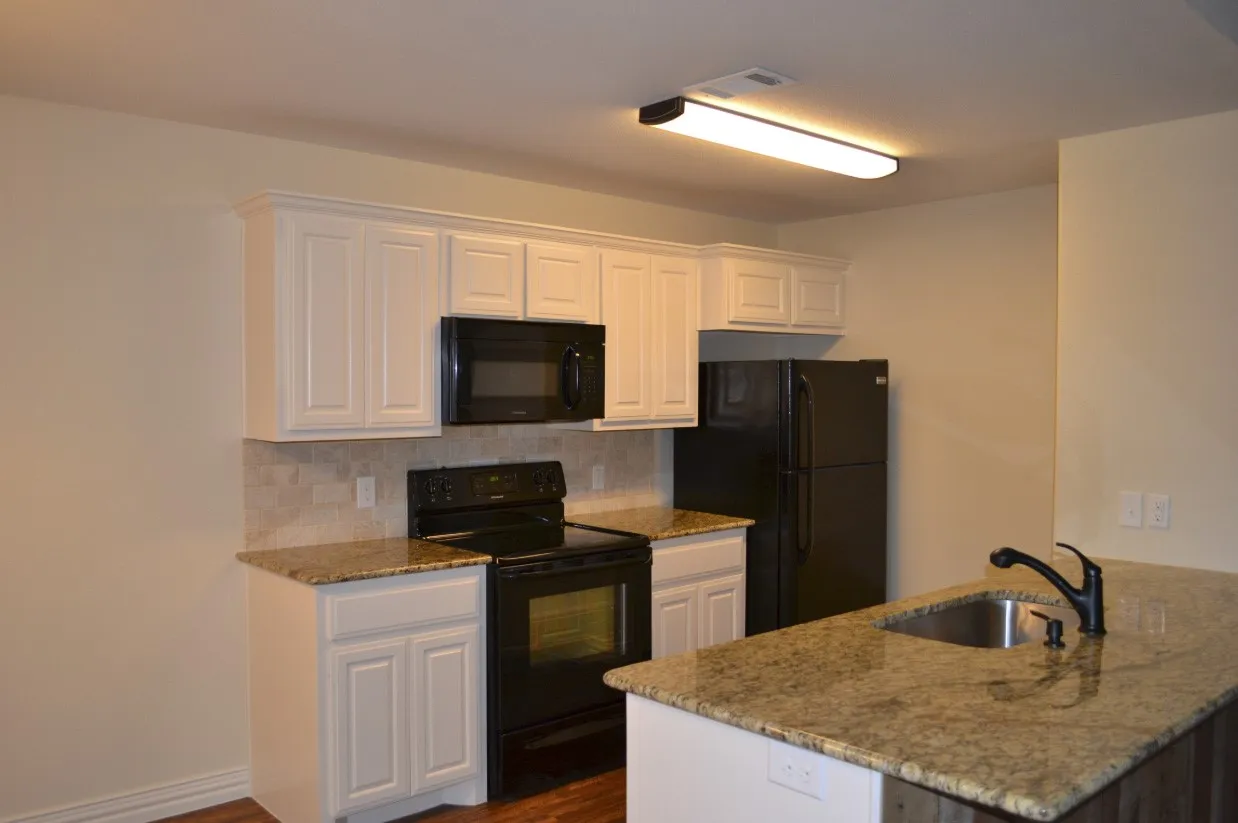 Single Family Residence For Rent in Grayson County , 508 W Hull Street, Denison, Texas 75020, 3 Bedroom, 2 Bathroom, Garage spaces, 1,173 Sqft, built in 2016, mls#21392226, Real Estate Agent in Denison, Homes For Rent in Grayson county, Homes For Rent in Denison, Realtor in Denison Texas, Real Estate Brokerage Independent Realty Texas, Luminita Cordes Realtor