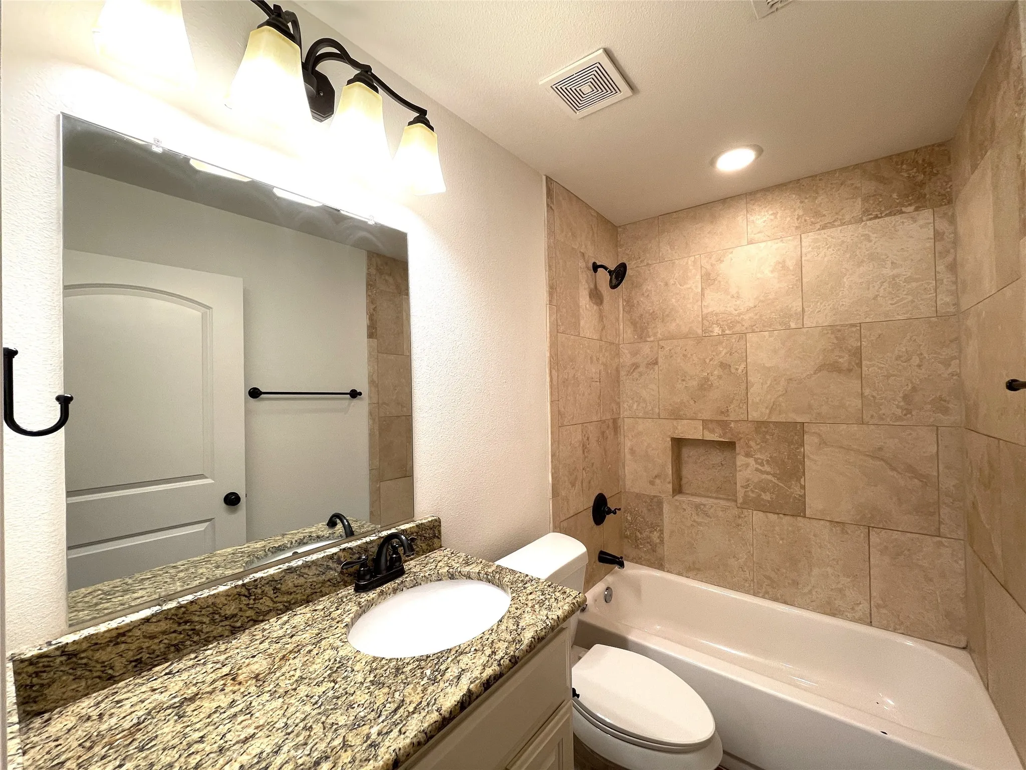 Single Family Residence For Rent in Grayson County , 508 W Hull Street, Denison, Texas 75020, 3 Bedroom, 2 Bathroom, Garage spaces, 1,173 Sqft, built in 2016, mls#21392226, Real Estate Agent in Denison, Homes For Rent in Grayson county, Homes For Rent in Denison, Realtor in Denison Texas, Real Estate Brokerage Independent Realty Texas, Luminita Cordes Realtor