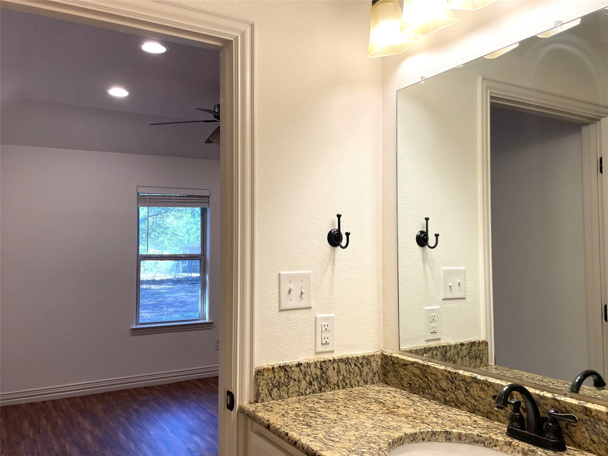 Single Family Residence For Rent in Grayson County , 508 W Hull Street, Denison, Texas 75020, 3 Bedroom, 2 Bathroom, Garage spaces, 1,173 Sqft, built in 2016, mls#21392226, Real Estate Agent in Denison, Homes For Rent in Grayson county, Homes For Rent in Denison, Realtor in Denison Texas, Real Estate Brokerage Independent Realty Texas, Luminita Cordes Realtor