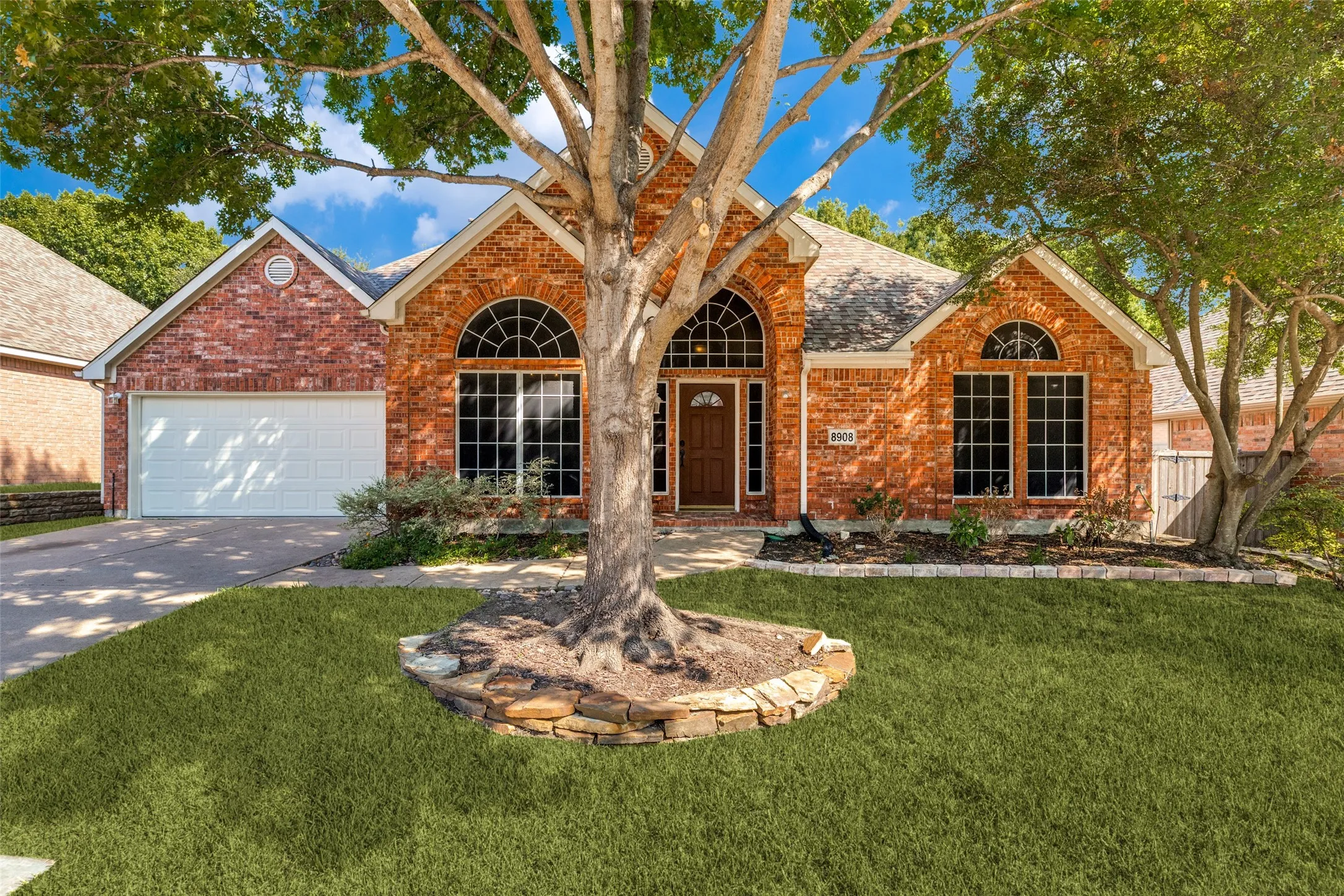 Single Family Residence For Rent in Collin County , 8908 Aplamado Drive, Mc Kinney, Texas 75072, 3 Bedroom, 2 Bathroom, 2 Garage spaces, 1,796 Sqft, built in 1996, mls#21389110, Real Estate Agent in Mc Kinney, Homes For Rent in Collin county, Homes For Rent in Mc Kinney, Realtor in Mc Kinney Texas, Real Estate Brokerage Independent Realty Texas, Luminita Cordes Realtor