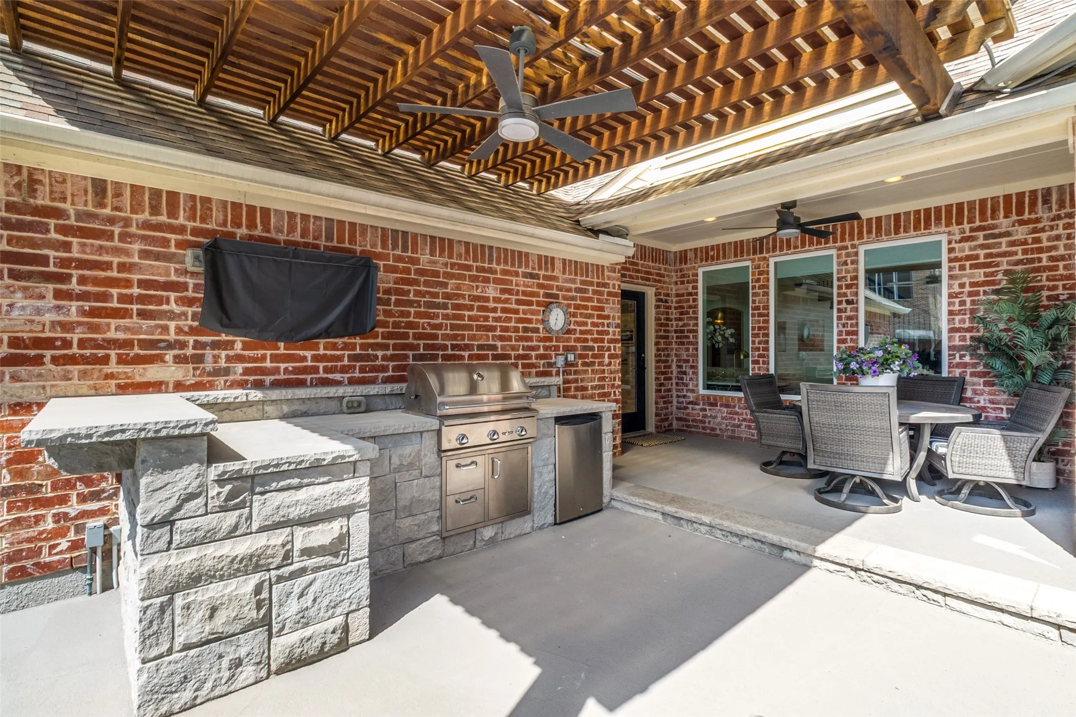 Single Family Residence For Sale in Denton County , 3481 Barkwood Lane, Frisco, Texas 75033, 5 Bedroom, 4 Bathroom, 3 Garage spaces, 4,213 Sqft, built in 2003, mls#21389183, Real Estate Agent in Frisco, Homes For Sale in Denton county, Homes For Sale in Frisco, Realtor in Frisco Texas, Real Estate Brokerage Independent Realty Texas, Luminita Cordes Realtor